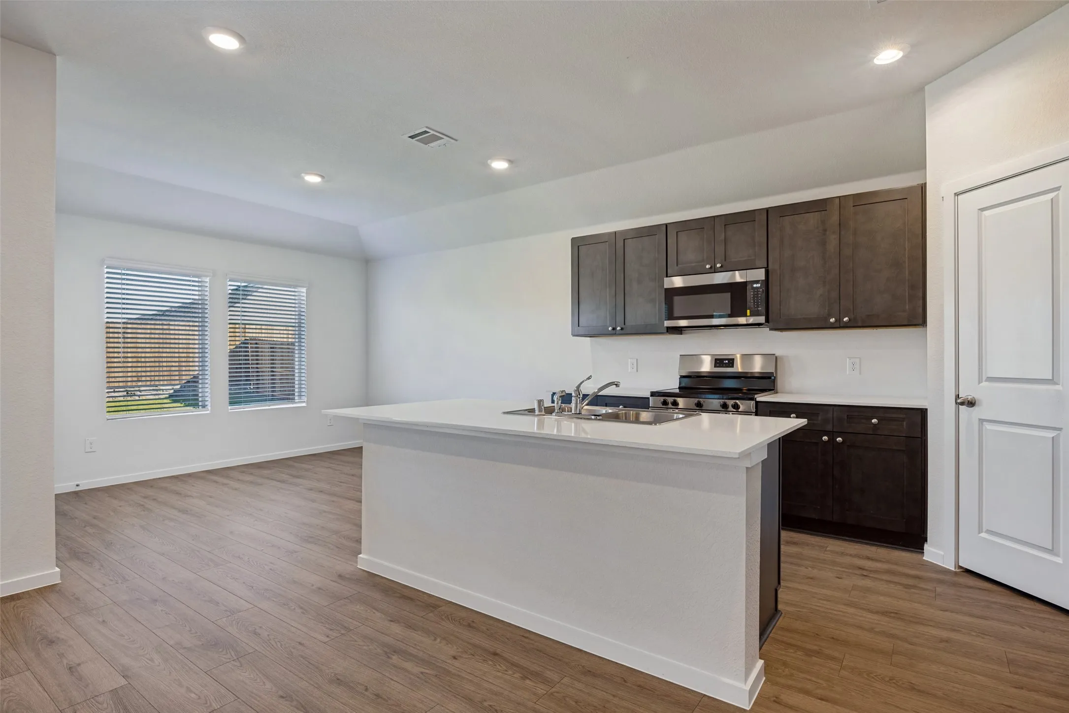 Single Family Residence For Rent in Collin County , 410 White Willow Drive, Nevada, Texas 75173, 4 Bedroom, 2 Bathroom, 2 Garage spaces, 1,872 Sqft, built in 2026, mls#21401994, Real Estate Agent in Nevada, Homes For Rent in Collin county, Homes For Rent in Nevada, Realtor in Nevada Texas, Real Estate Brokerage Independent Realty Texas, Luminita Cordes Realtor
