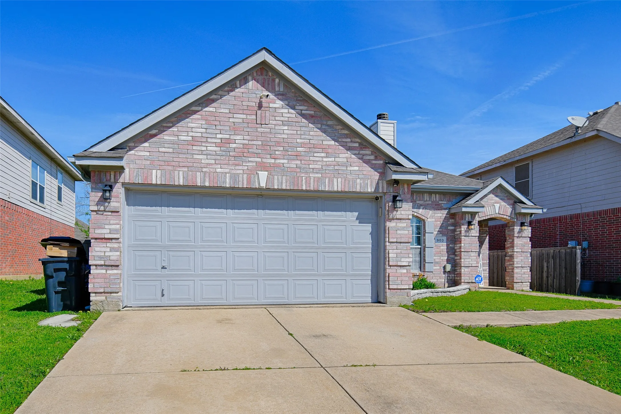 Single Family Residence For Rent in Tarrant County , 903 Gillon Drive, Arlington, Texas 76001, 3 Bedroom, 2 Bathroom, 2 Garage spaces, 1,410 Sqft, built in 2001, mls#21403100, Real Estate Agent in Arlington, Homes For Rent in Tarrant county, Homes For Rent in Arlington, Realtor in Arlington Texas, Real Estate Brokerage Independent Realty Texas, Luminita Cordes Realtor