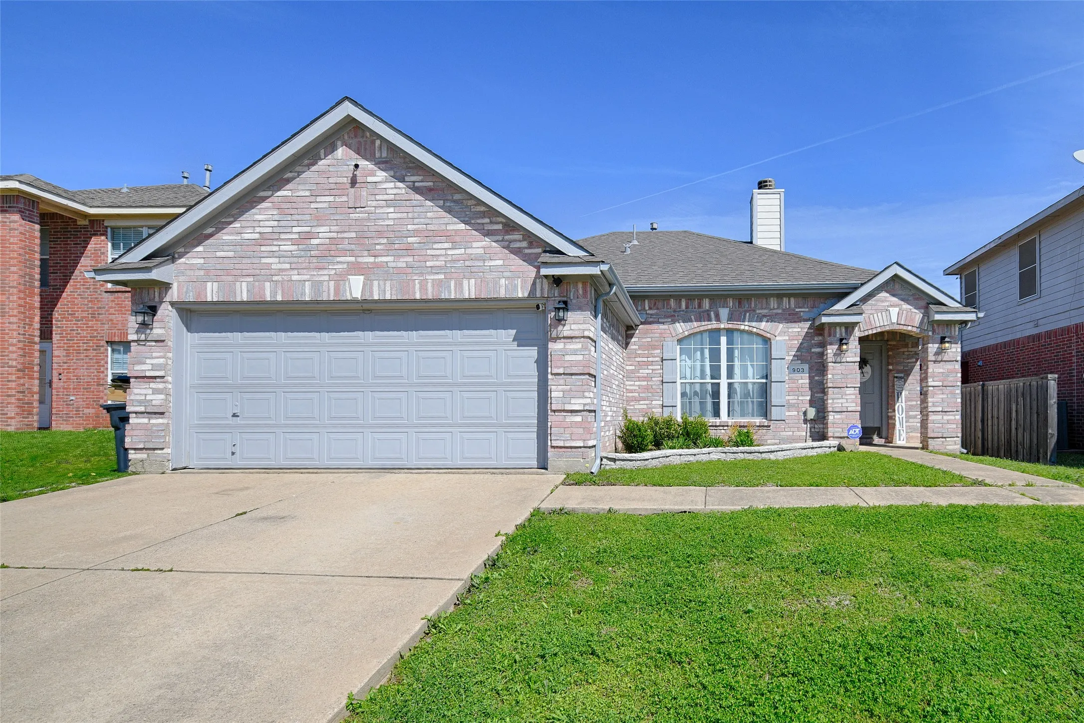 Single Family Residence For Rent in Tarrant County , 903 Gillon Drive, Arlington, Texas 76001, 3 Bedroom, 2 Bathroom, 2 Garage spaces, 1,410 Sqft, built in 2001, mls#21403100, Real Estate Agent in Arlington, Homes For Rent in Tarrant county, Homes For Rent in Arlington, Realtor in Arlington Texas, Real Estate Brokerage Independent Realty Texas, Luminita Cordes Realtor