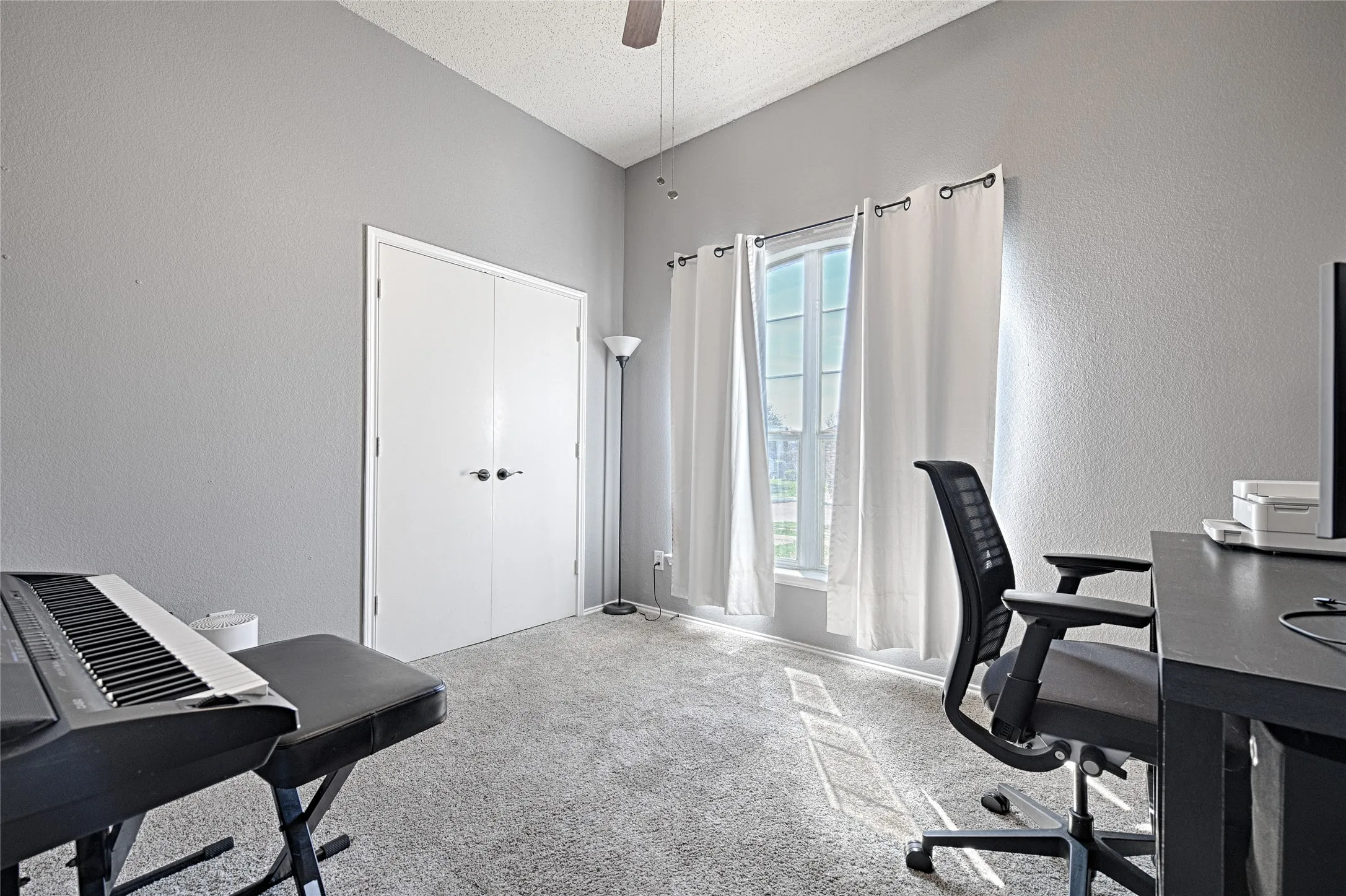 Single Family Residence For Rent in Tarrant County , 903 Gillon Drive, Arlington, Texas 76001, 3 Bedroom, 2 Bathroom, 2 Garage spaces, 1,410 Sqft, built in 2001, mls#21403100, Real Estate Agent in Arlington, Homes For Rent in Tarrant county, Homes For Rent in Arlington, Realtor in Arlington Texas, Real Estate Brokerage Independent Realty Texas, Luminita Cordes Realtor