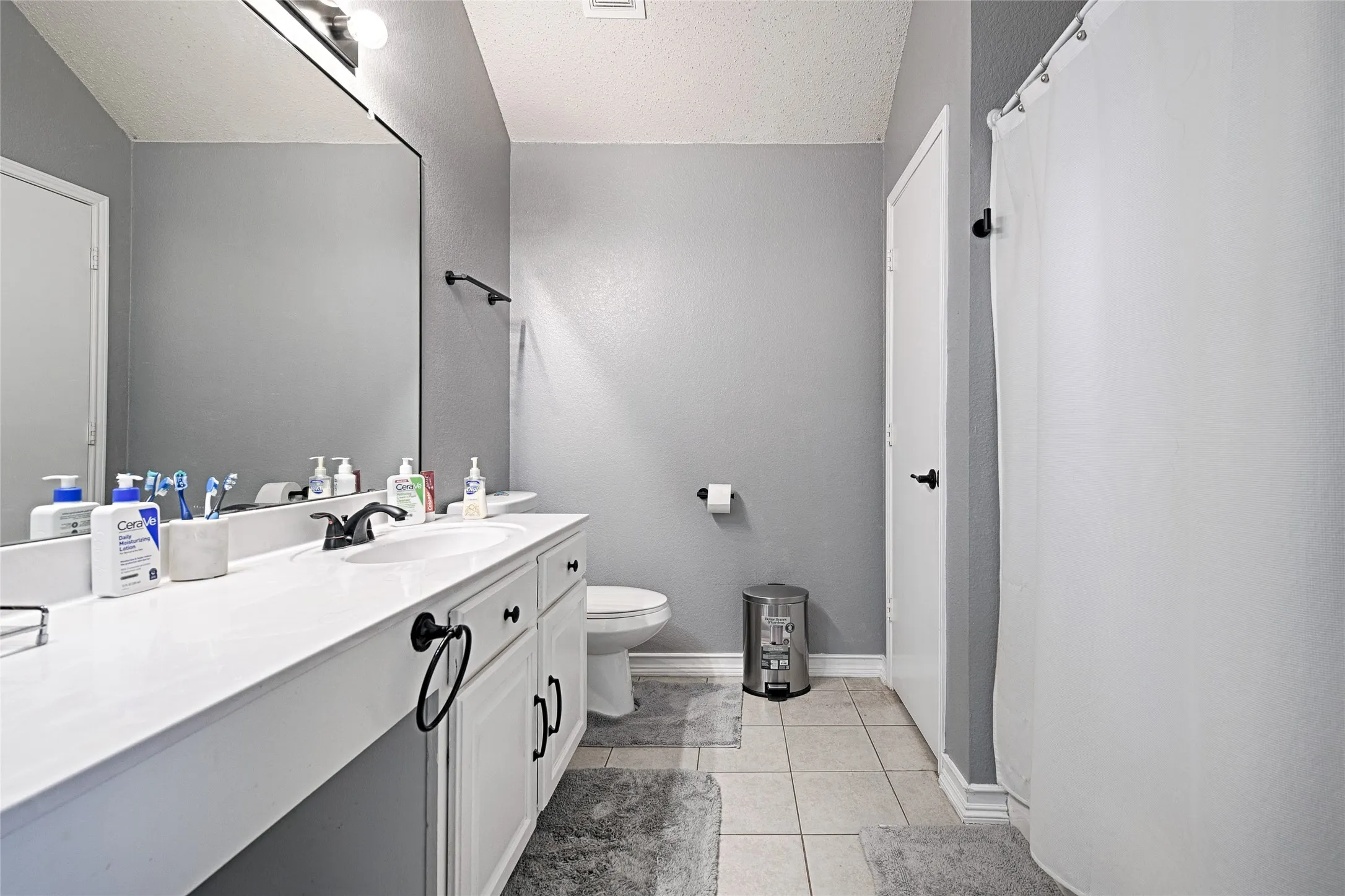 Single Family Residence For Rent in Tarrant County , 903 Gillon Drive, Arlington, Texas 76001, 3 Bedroom, 2 Bathroom, 2 Garage spaces, 1,410 Sqft, built in 2001, mls#21403100, Real Estate Agent in Arlington, Homes For Rent in Tarrant county, Homes For Rent in Arlington, Realtor in Arlington Texas, Real Estate Brokerage Independent Realty Texas, Luminita Cordes Realtor