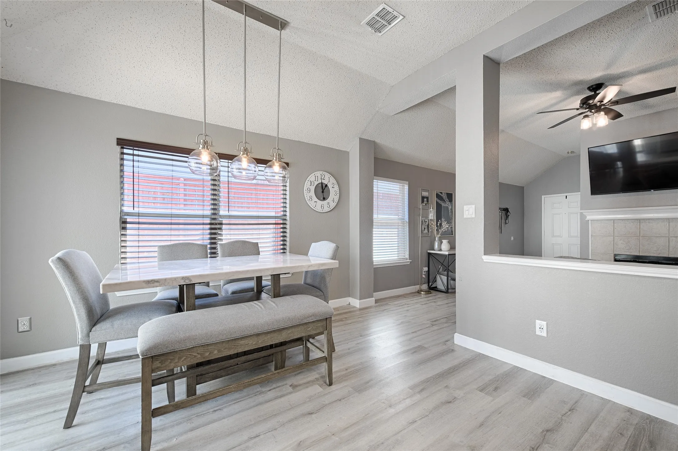 Single Family Residence For Rent in Tarrant County , 903 Gillon Drive, Arlington, Texas 76001, 3 Bedroom, 2 Bathroom, 2 Garage spaces, 1,410 Sqft, built in 2001, mls#21403100, Real Estate Agent in Arlington, Homes For Rent in Tarrant county, Homes For Rent in Arlington, Realtor in Arlington Texas, Real Estate Brokerage Independent Realty Texas, Luminita Cordes Realtor