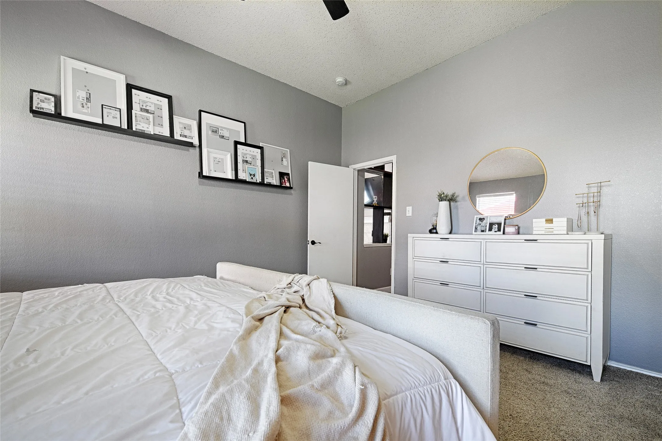Single Family Residence For Rent in Tarrant County , 903 Gillon Drive, Arlington, Texas 76001, 3 Bedroom, 2 Bathroom, 2 Garage spaces, 1,410 Sqft, built in 2001, mls#21403100, Real Estate Agent in Arlington, Homes For Rent in Tarrant county, Homes For Rent in Arlington, Realtor in Arlington Texas, Real Estate Brokerage Independent Realty Texas, Luminita Cordes Realtor