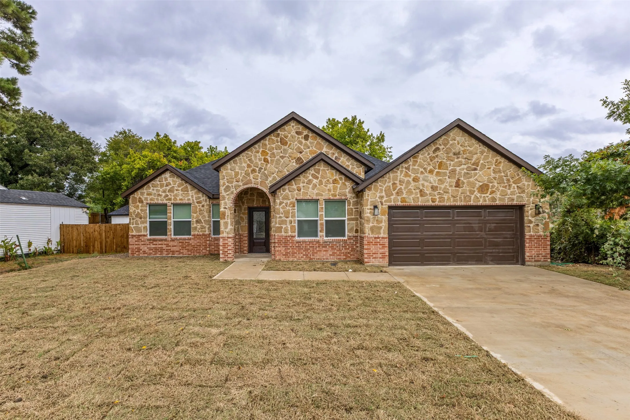 Single Family Residence For Sale in Dallas County , 907 Howard Street, Seagoville, Texas 75159, 4 Bedroom, 3 Bathroom, 2 Garage spaces, 1,758 Sqft, built in 2026, mls#21403045, Real Estate Agent in Seagoville, Homes For Sale in Dallas county, Homes For Sale in Seagoville, Realtor in Seagoville Texas, Real Estate Brokerage Independent Realty Texas, Luminita Cordes Realtor
