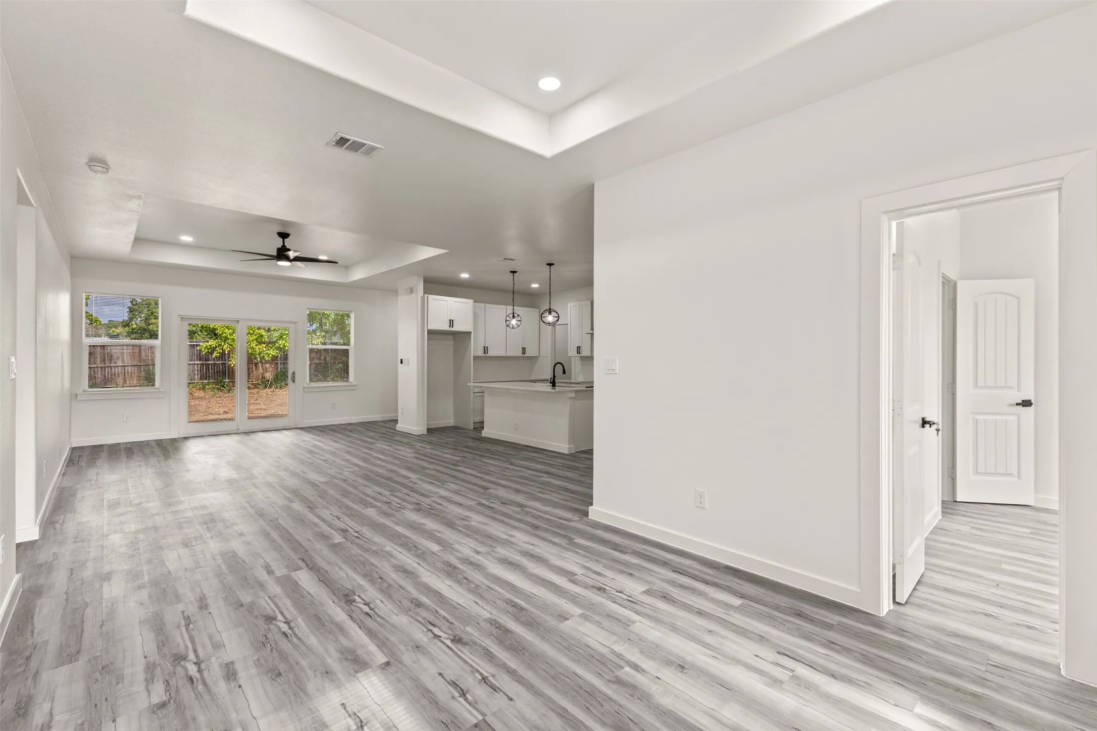 Single Family Residence For Sale in Dallas County , 907 Howard Street, Seagoville, Texas 75159, 4 Bedroom, 3 Bathroom, 2 Garage spaces, 1,758 Sqft, built in 2026, mls#21403045, Real Estate Agent in Seagoville, Homes For Sale in Dallas county, Homes For Sale in Seagoville, Realtor in Seagoville Texas, Real Estate Brokerage Independent Realty Texas, Luminita Cordes Realtor