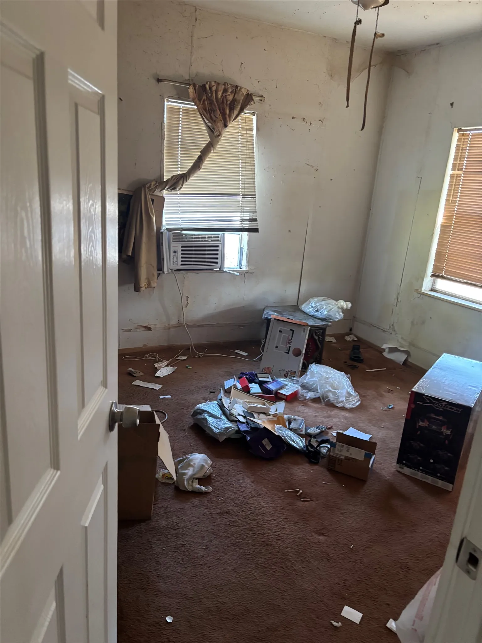 Single Family Residence For Sale in Harris County , 4821 New Orleans Street, Houston, Texas 77020, 2 Bedroom, 1 Bathroom, Garage spaces, 1,008 Sqft, built in 1936, mls#21403092, Real Estate Agent in Houston, Homes For Sale in Harris county, Homes For Sale in Houston, Realtor in Houston Texas, Real Estate Brokerage Independent Realty Texas, Luminita Cordes Realtor