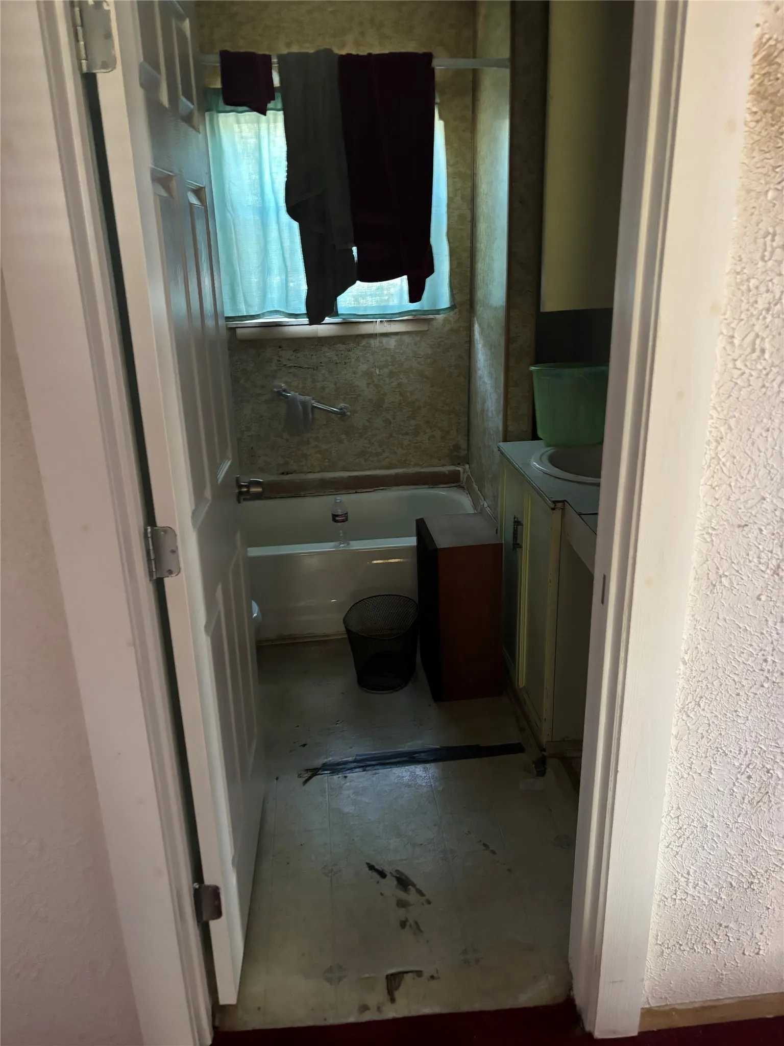 Single Family Residence For Sale in Harris County , 4821 New Orleans Street, Houston, Texas 77020, 2 Bedroom, 1 Bathroom, Garage spaces, 1,008 Sqft, built in 1936, mls#21403092, Real Estate Agent in Houston, Homes For Sale in Harris county, Homes For Sale in Houston, Realtor in Houston Texas, Real Estate Brokerage Independent Realty Texas, Luminita Cordes Realtor