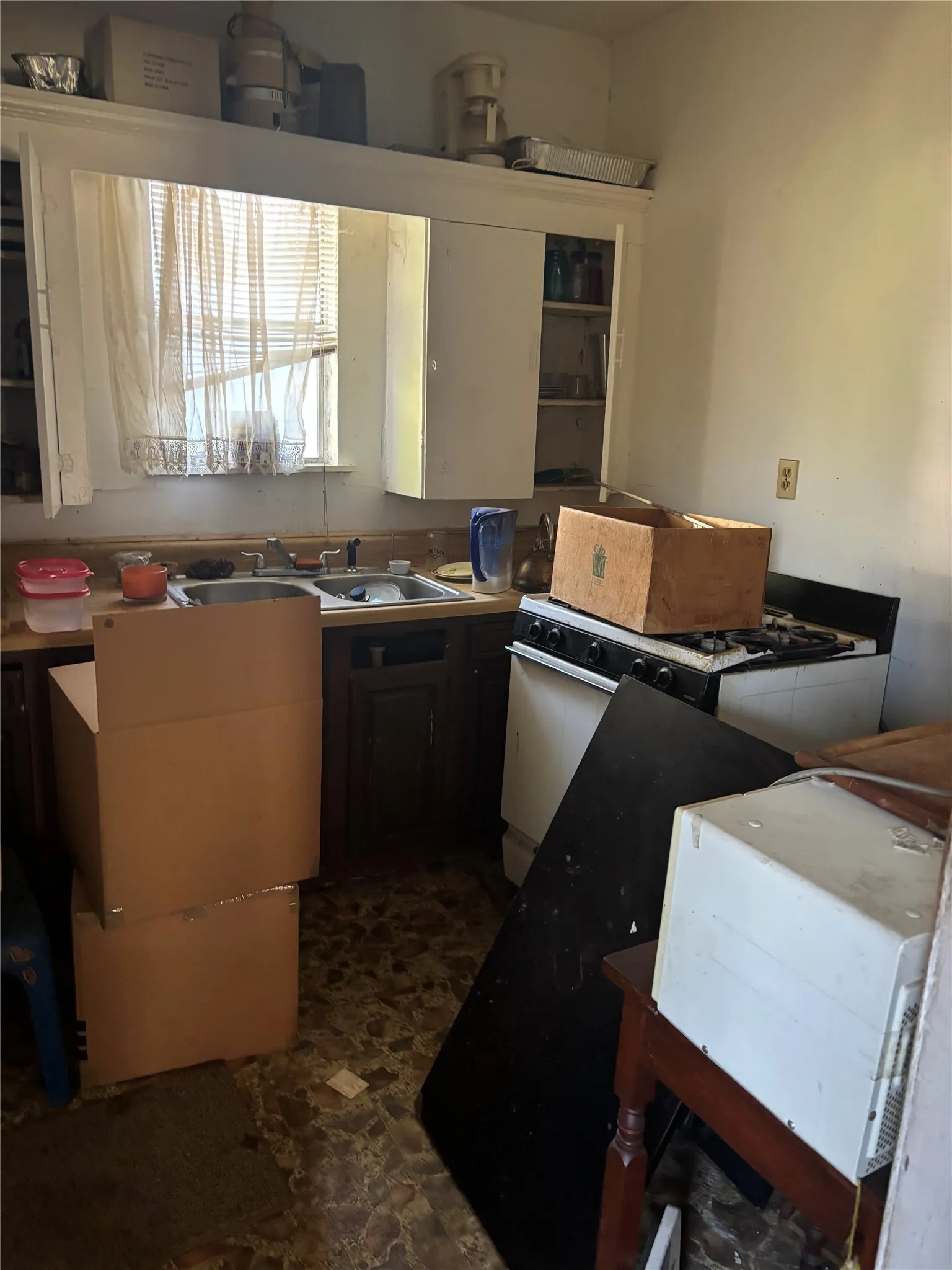 Single Family Residence For Sale in Harris County , 4821 New Orleans Street, Houston, Texas 77020, 2 Bedroom, 1 Bathroom, Garage spaces, 1,008 Sqft, built in 1936, mls#21403092, Real Estate Agent in Houston, Homes For Sale in Harris county, Homes For Sale in Houston, Realtor in Houston Texas, Real Estate Brokerage Independent Realty Texas, Luminita Cordes Realtor