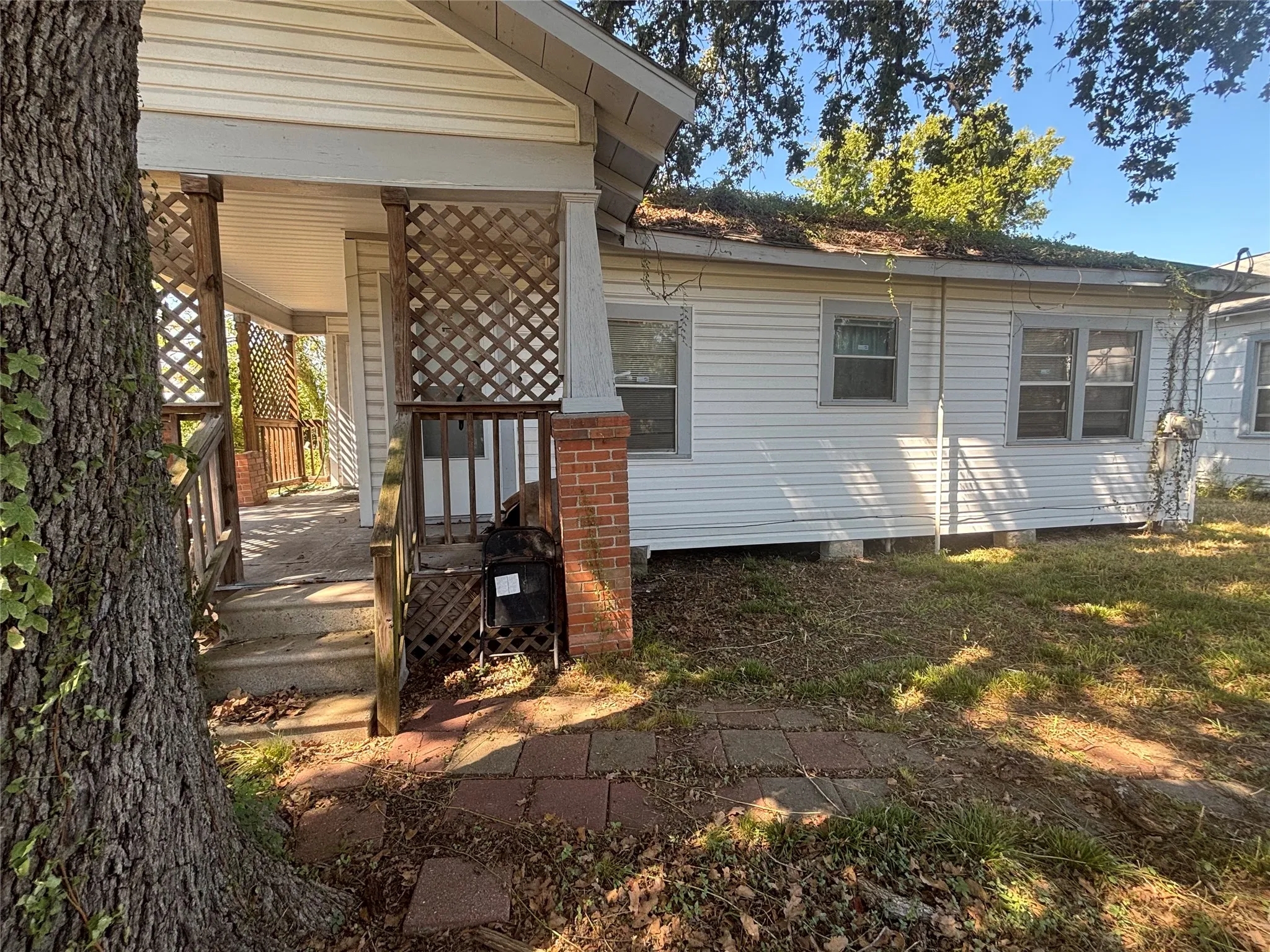 Single Family Residence For Sale in Harris County , 4821 New Orleans Street, Houston, Texas 77020, 2 Bedroom, 1 Bathroom, Garage spaces, 1,008 Sqft, built in 1936, mls#21403092, Real Estate Agent in Houston, Homes For Sale in Harris county, Homes For Sale in Houston, Realtor in Houston Texas, Real Estate Brokerage Independent Realty Texas, Luminita Cordes Realtor