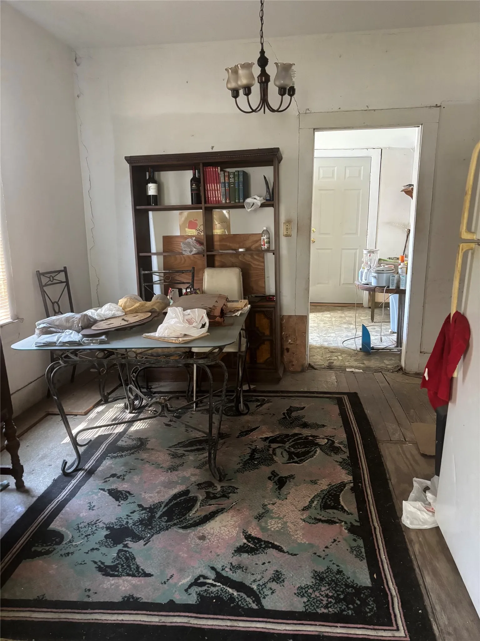 Single Family Residence For Sale in Harris County , 1707 Solo Street, Houston, Texas 77020, 2 Bedroom, 1 Bathroom, Garage spaces, 786 Sqft, built in 1936, mls#21403101, Real Estate Agent in Houston, Homes For Sale in Harris county, Homes For Sale in Houston, Realtor in Houston Texas, Real Estate Brokerage Independent Realty Texas, Luminita Cordes Realtor