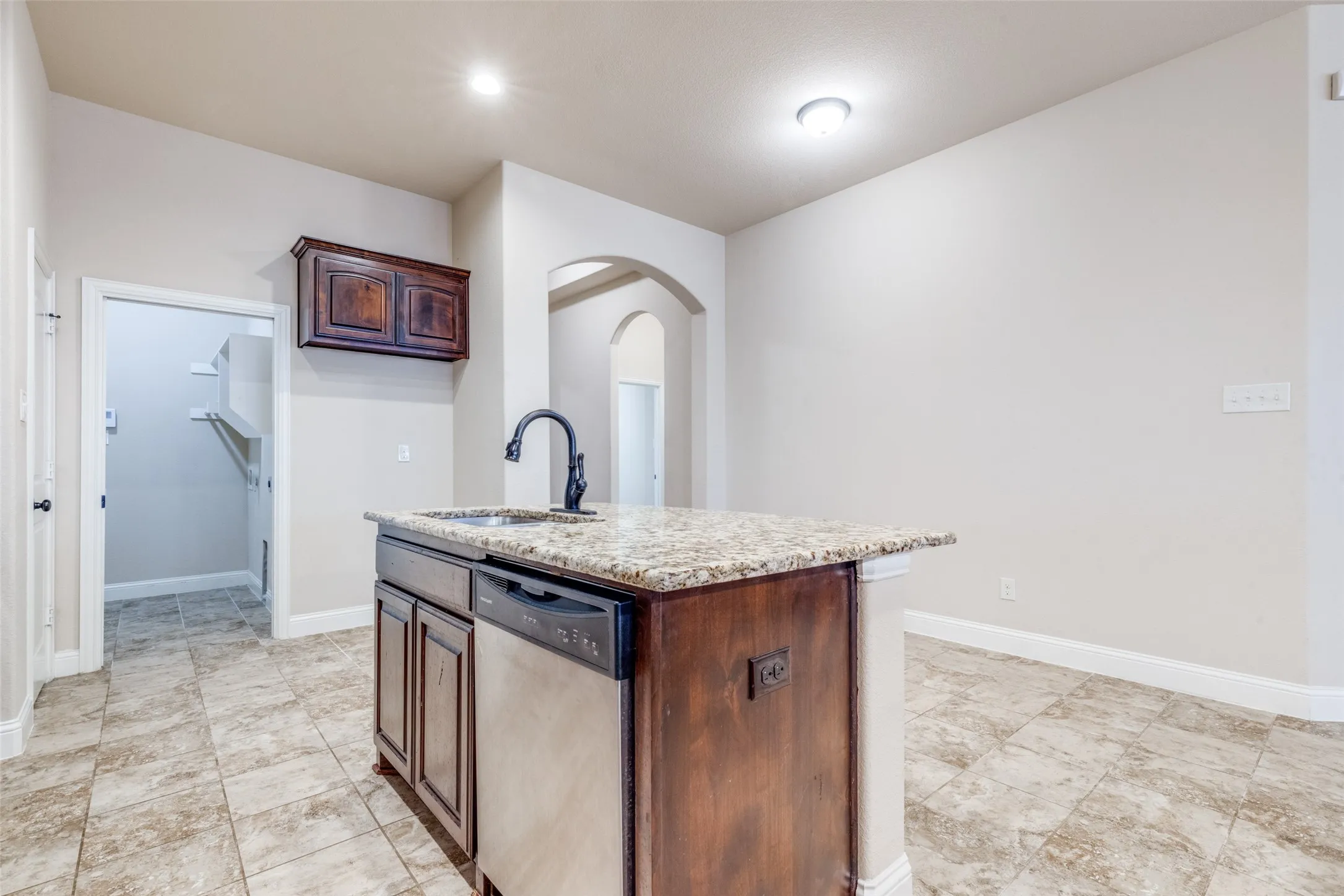 Single Family Residence For Rent in Ellis County , 229 Dakota Drive, Waxahachie, Texas 75167, 4 Bedroom, 2 Bathroom, 2 Garage spaces, 2,246 Sqft, built in 2016, mls#21402773, Real Estate Agent in Waxahachie, Homes For Rent in Ellis county, Homes For Rent in Waxahachie, Realtor in Waxahachie Texas, Real Estate Brokerage Independent Realty Texas, Luminita Cordes Realtor