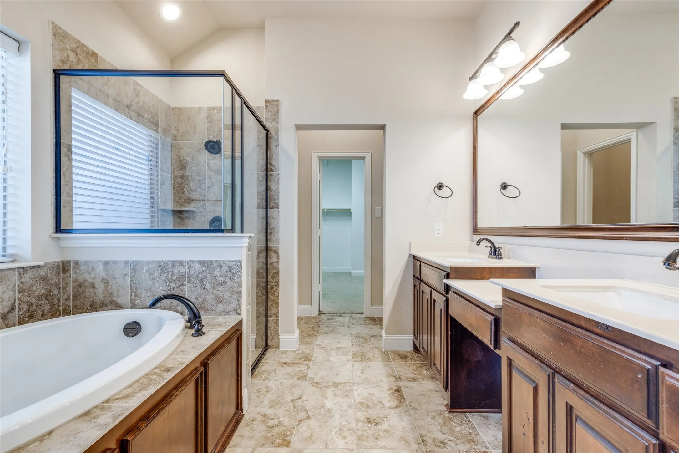 Single Family Residence For Rent in Ellis County , 229 Dakota Drive, Waxahachie, Texas 75167, 4 Bedroom, 2 Bathroom, 2 Garage spaces, 2,246 Sqft, built in 2016, mls#21402773, Real Estate Agent in Waxahachie, Homes For Rent in Ellis county, Homes For Rent in Waxahachie, Realtor in Waxahachie Texas, Real Estate Brokerage Independent Realty Texas, Luminita Cordes Realtor
