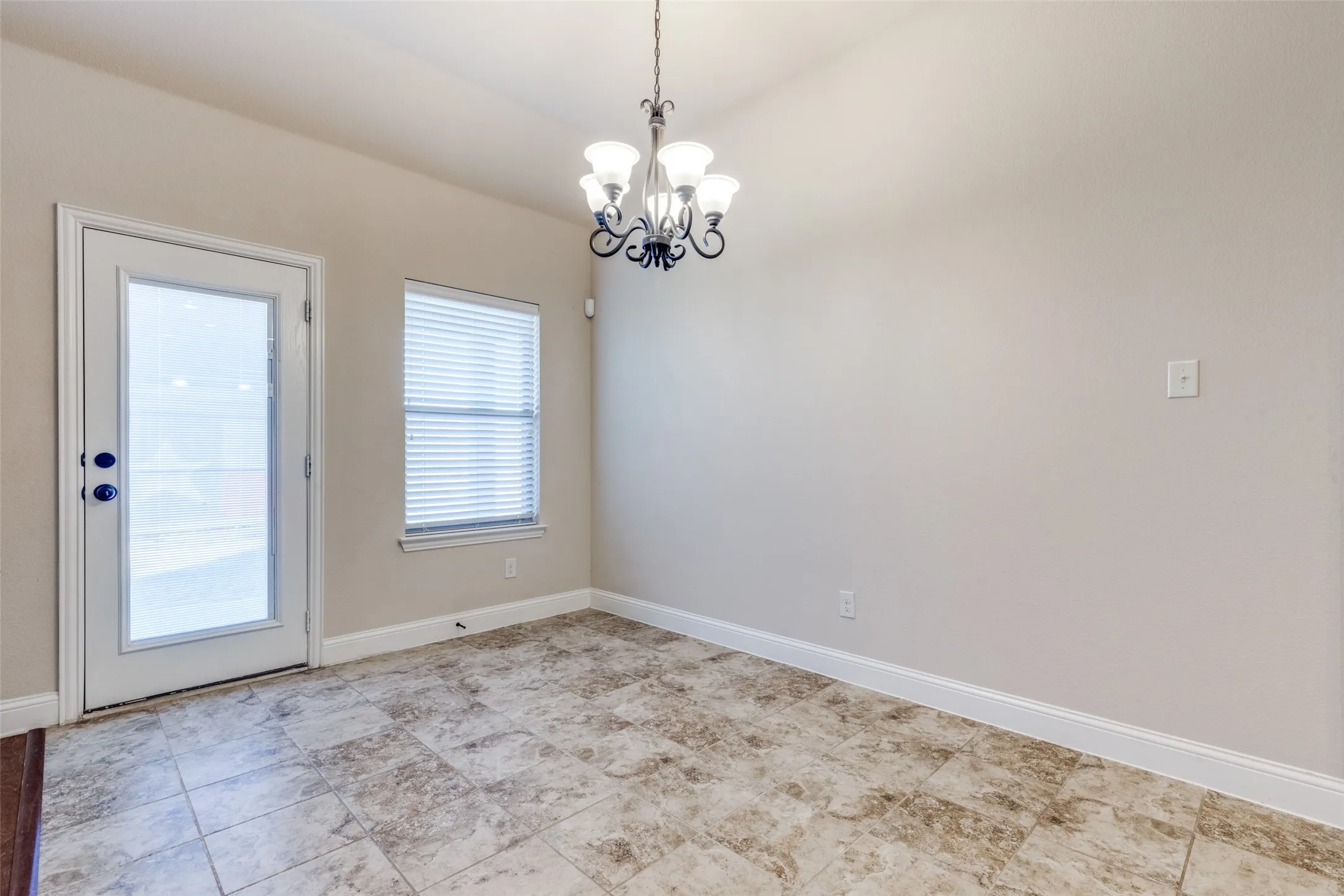Single Family Residence For Rent in Ellis County , 229 Dakota Drive, Waxahachie, Texas 75167, 4 Bedroom, 2 Bathroom, 2 Garage spaces, 2,246 Sqft, built in 2016, mls#21402773, Real Estate Agent in Waxahachie, Homes For Rent in Ellis county, Homes For Rent in Waxahachie, Realtor in Waxahachie Texas, Real Estate Brokerage Independent Realty Texas, Luminita Cordes Realtor