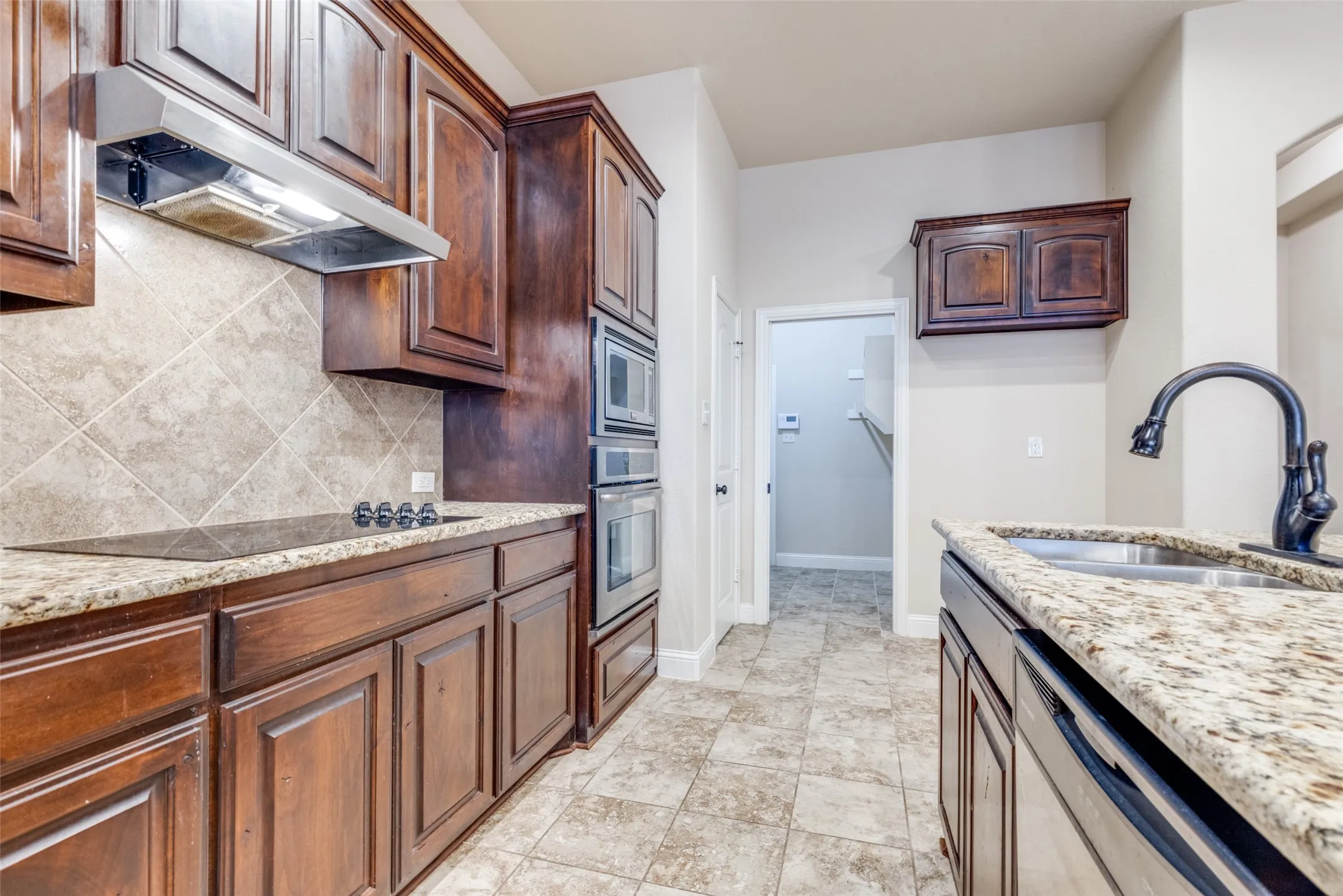 Single Family Residence For Rent in Ellis County , 229 Dakota Drive, Waxahachie, Texas 75167, 4 Bedroom, 2 Bathroom, 2 Garage spaces, 2,246 Sqft, built in 2016, mls#21402773, Real Estate Agent in Waxahachie, Homes For Rent in Ellis county, Homes For Rent in Waxahachie, Realtor in Waxahachie Texas, Real Estate Brokerage Independent Realty Texas, Luminita Cordes Realtor
