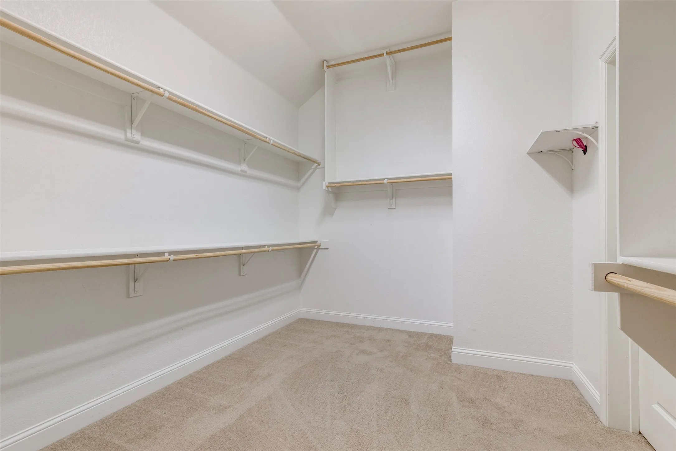 Single Family Residence For Rent in Ellis County , 229 Dakota Drive, Waxahachie, Texas 75167, 4 Bedroom, 2 Bathroom, 2 Garage spaces, 2,246 Sqft, built in 2016, mls#21402773, Real Estate Agent in Waxahachie, Homes For Rent in Ellis county, Homes For Rent in Waxahachie, Realtor in Waxahachie Texas, Real Estate Brokerage Independent Realty Texas, Luminita Cordes Realtor
