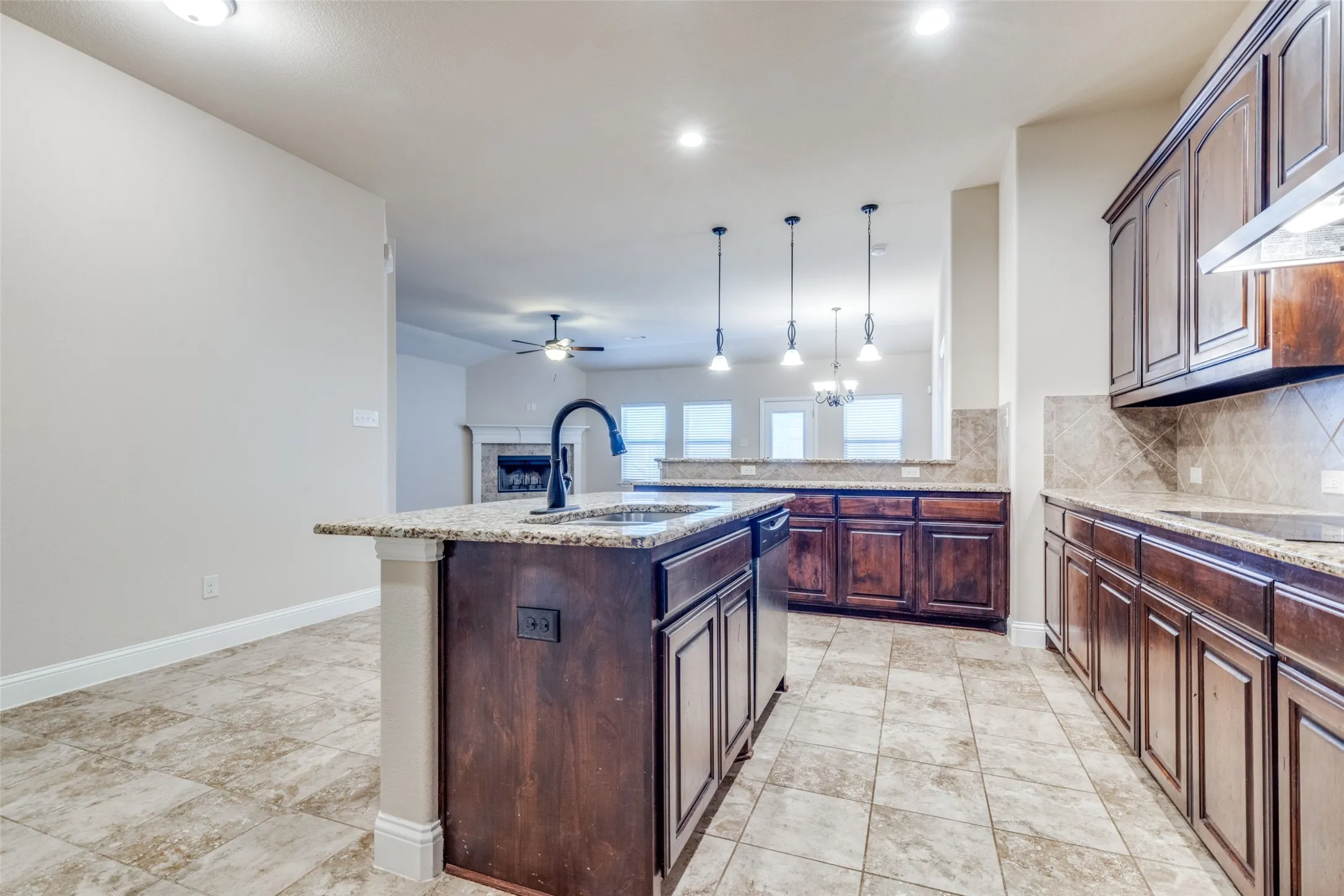 Single Family Residence For Rent in Ellis County , 229 Dakota Drive, Waxahachie, Texas 75167, 4 Bedroom, 2 Bathroom, 2 Garage spaces, 2,246 Sqft, built in 2016, mls#21402773, Real Estate Agent in Waxahachie, Homes For Rent in Ellis county, Homes For Rent in Waxahachie, Realtor in Waxahachie Texas, Real Estate Brokerage Independent Realty Texas, Luminita Cordes Realtor
