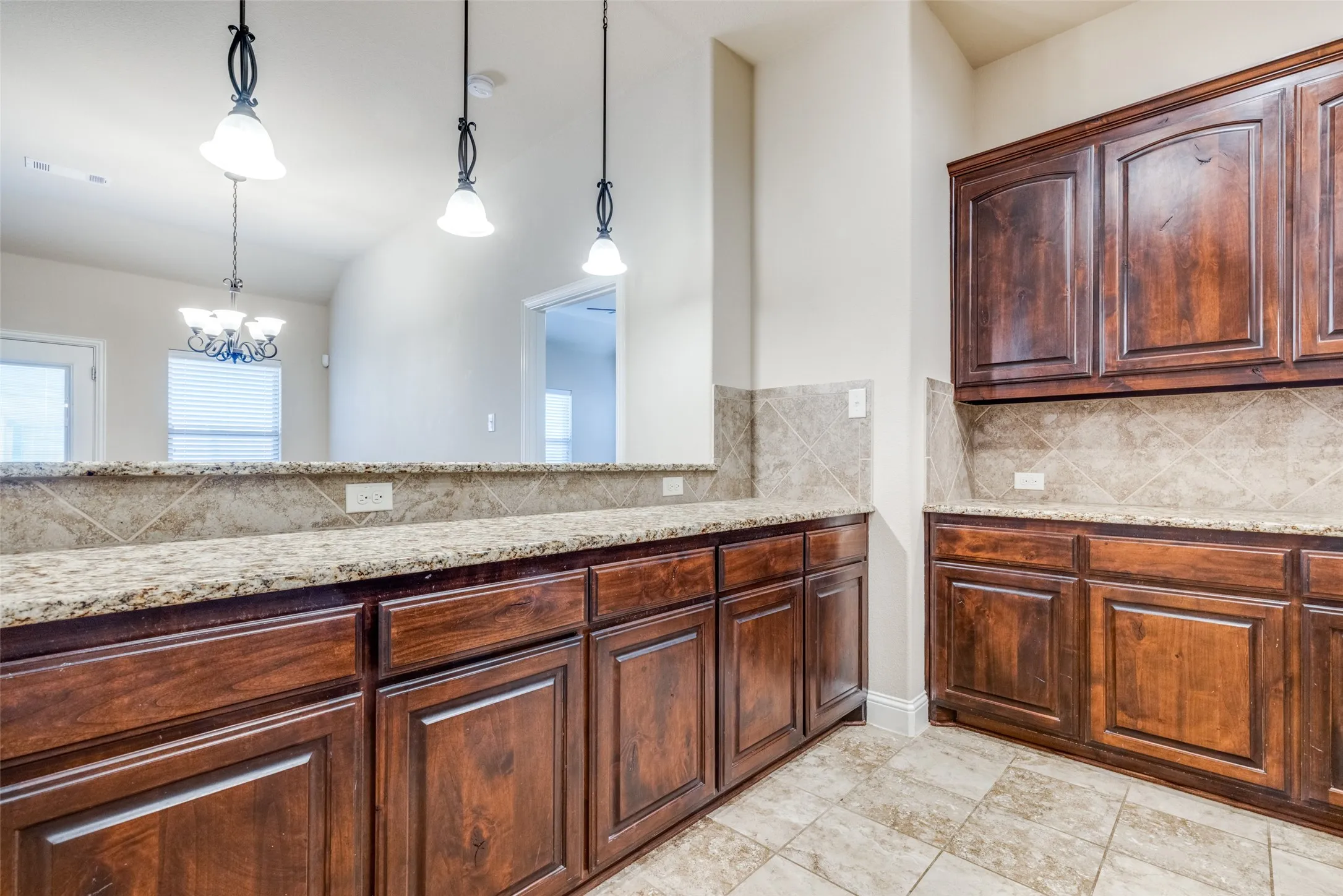 Single Family Residence For Rent in Ellis County , 229 Dakota Drive, Waxahachie, Texas 75167, 4 Bedroom, 2 Bathroom, 2 Garage spaces, 2,246 Sqft, built in 2016, mls#21402773, Real Estate Agent in Waxahachie, Homes For Rent in Ellis county, Homes For Rent in Waxahachie, Realtor in Waxahachie Texas, Real Estate Brokerage Independent Realty Texas, Luminita Cordes Realtor
