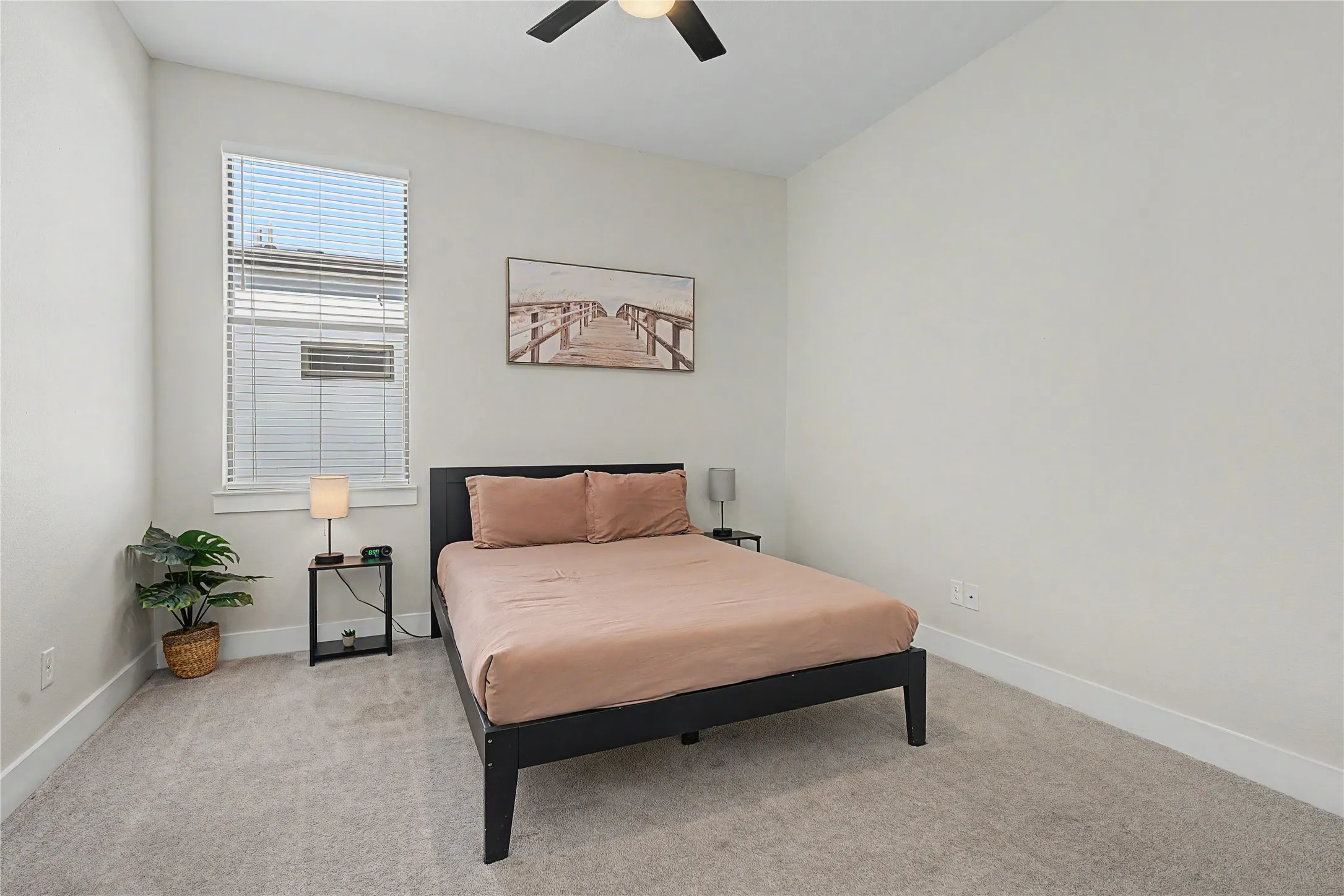 Single Family Residence For Rent in Dallas County , 1902 Nomas Street, Dallas, Texas 75212, 5 Bedroom, 4 Bathroom, 2 Garage spaces, 2,708 Sqft, built in 2021, mls#21394536, Real Estate Agent in Dallas, Homes For Rent in Dallas county, Homes For Rent in Dallas, Realtor in Dallas Texas, Real Estate Brokerage Independent Realty Texas, Luminita Cordes Realtor
