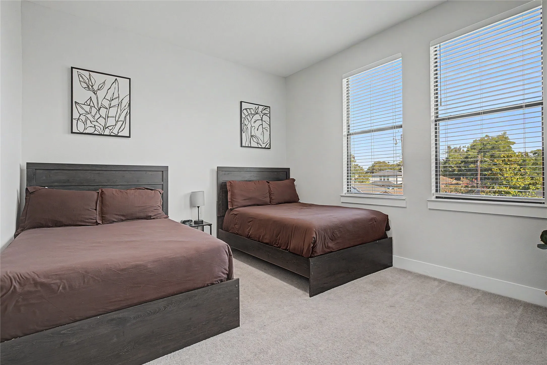 Single Family Residence For Rent in Dallas County , 1902 Nomas Street, Dallas, Texas 75212, 5 Bedroom, 4 Bathroom, 2 Garage spaces, 2,708 Sqft, built in 2021, mls#21394536, Real Estate Agent in Dallas, Homes For Rent in Dallas county, Homes For Rent in Dallas, Realtor in Dallas Texas, Real Estate Brokerage Independent Realty Texas, Luminita Cordes Realtor