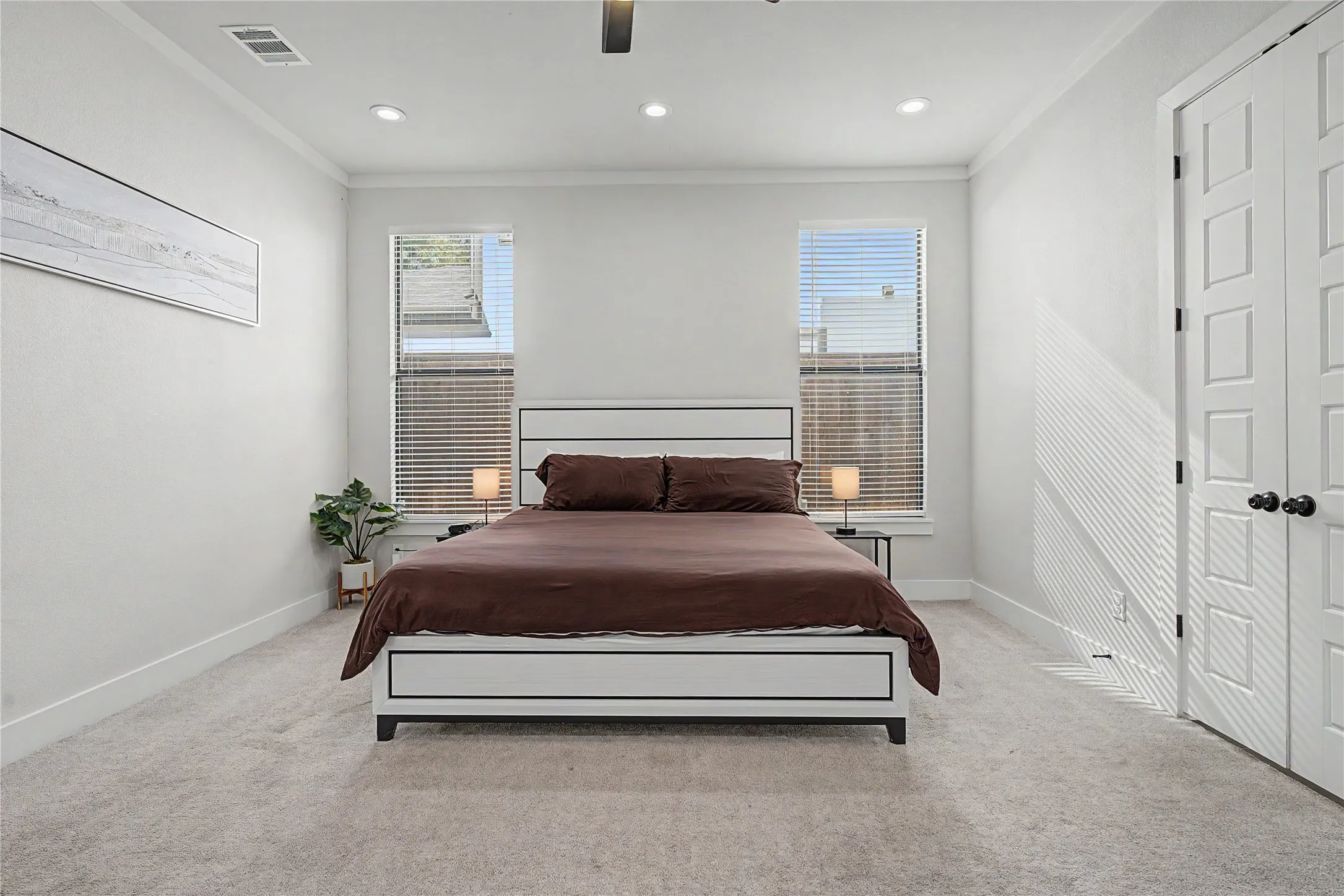 Single Family Residence For Rent in Dallas County , 1902 Nomas Street, Dallas, Texas 75212, 5 Bedroom, 4 Bathroom, 2 Garage spaces, 2,708 Sqft, built in 2021, mls#21394536, Real Estate Agent in Dallas, Homes For Rent in Dallas county, Homes For Rent in Dallas, Realtor in Dallas Texas, Real Estate Brokerage Independent Realty Texas, Luminita Cordes Realtor