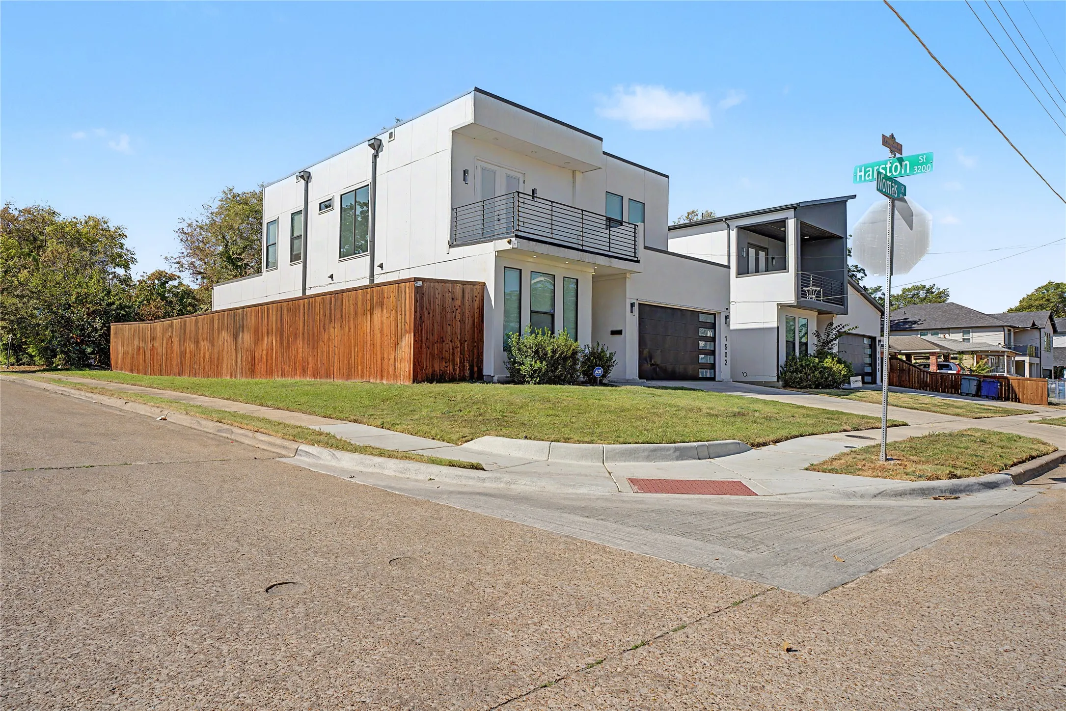 Single Family Residence For Rent in Dallas County , 1902 Nomas Street, Dallas, Texas 75212, 5 Bedroom, 4 Bathroom, 2 Garage spaces, 2,708 Sqft, built in 2021, mls#21394536, Real Estate Agent in Dallas, Homes For Rent in Dallas county, Homes For Rent in Dallas, Realtor in Dallas Texas, Real Estate Brokerage Independent Realty Texas, Luminita Cordes Realtor