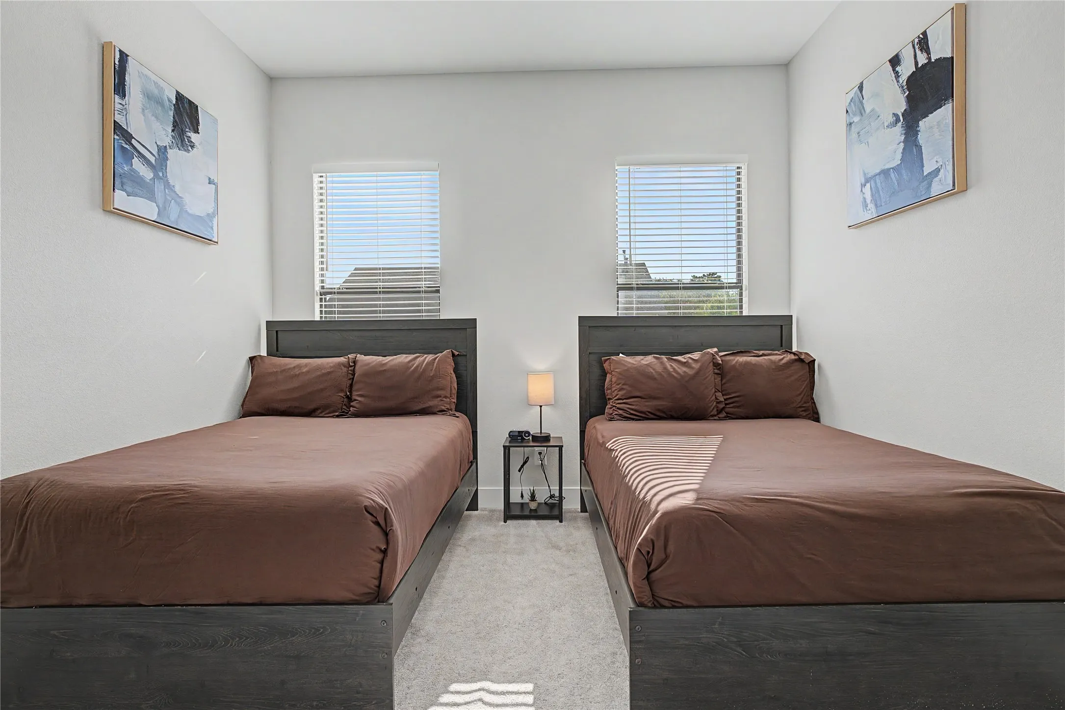 Single Family Residence For Rent in Dallas County , 1902 Nomas Street, Dallas, Texas 75212, 5 Bedroom, 4 Bathroom, 2 Garage spaces, 2,708 Sqft, built in 2021, mls#21394536, Real Estate Agent in Dallas, Homes For Rent in Dallas county, Homes For Rent in Dallas, Realtor in Dallas Texas, Real Estate Brokerage Independent Realty Texas, Luminita Cordes Realtor