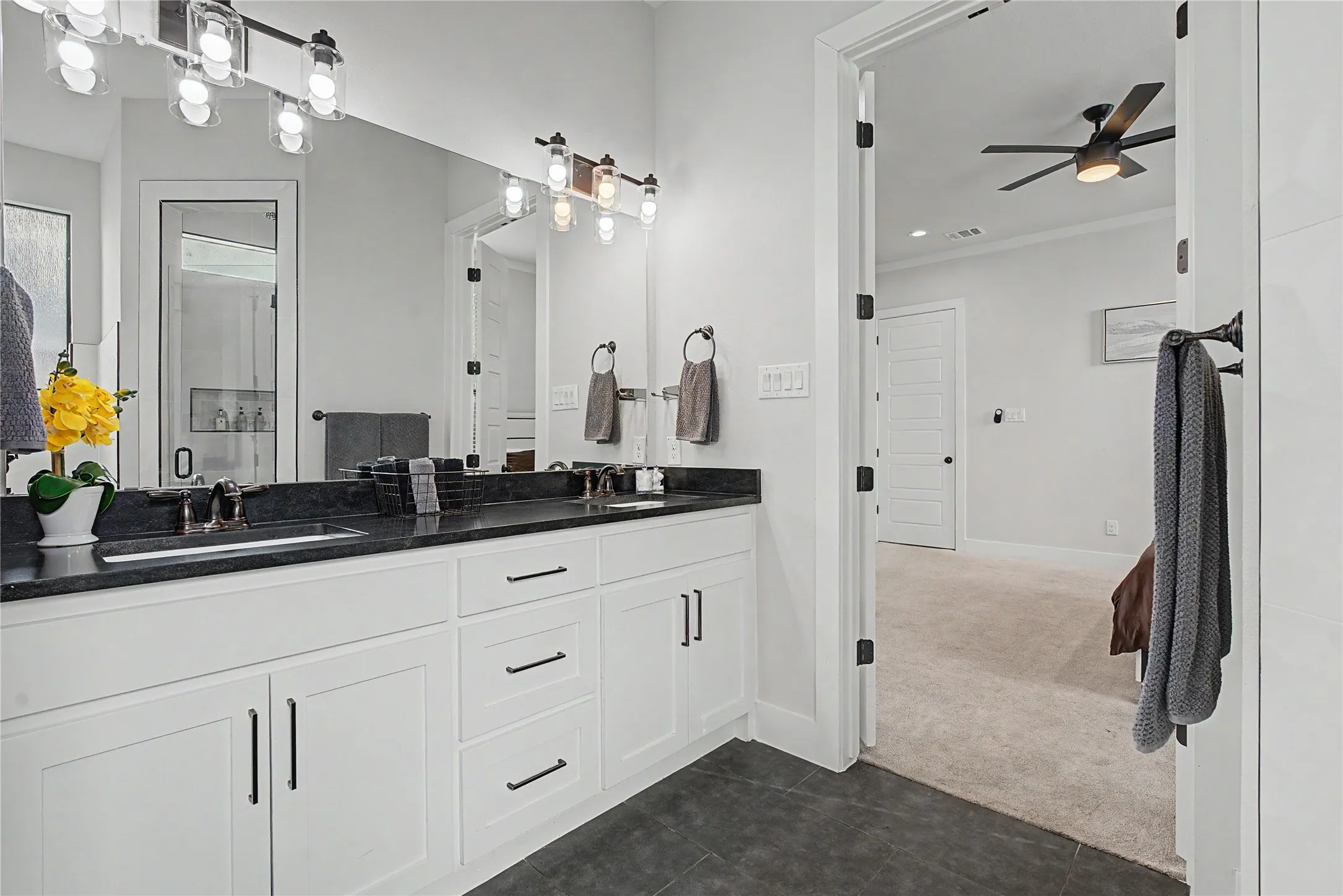 Single Family Residence For Rent in Dallas County , 1902 Nomas Street, Dallas, Texas 75212, 5 Bedroom, 4 Bathroom, 2 Garage spaces, 2,708 Sqft, built in 2021, mls#21394536, Real Estate Agent in Dallas, Homes For Rent in Dallas county, Homes For Rent in Dallas, Realtor in Dallas Texas, Real Estate Brokerage Independent Realty Texas, Luminita Cordes Realtor