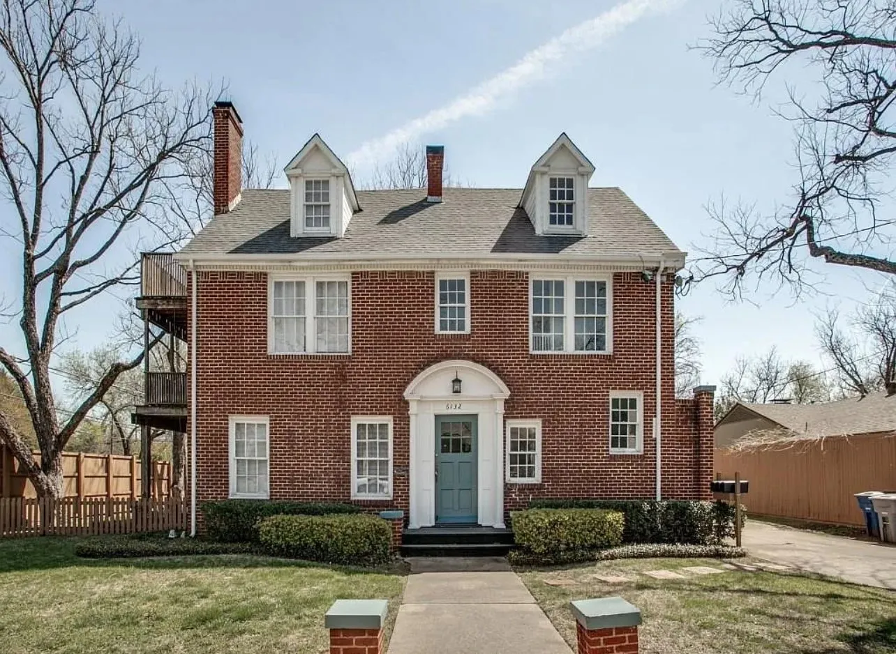 Apartment For Rent in Dallas County , 6132 Tremont Street, Dallas, Texas 75214, 2 Bedroom, 2 Bathroom, Garage spaces, 1,525 Sqft, built in 1925, mls#21403108, Real Estate Agent in Dallas, Homes For Rent in Dallas county, Homes For Rent in Dallas, Realtor in Dallas Texas, Real Estate Brokerage Independent Realty Texas, Luminita Cordes Realtor