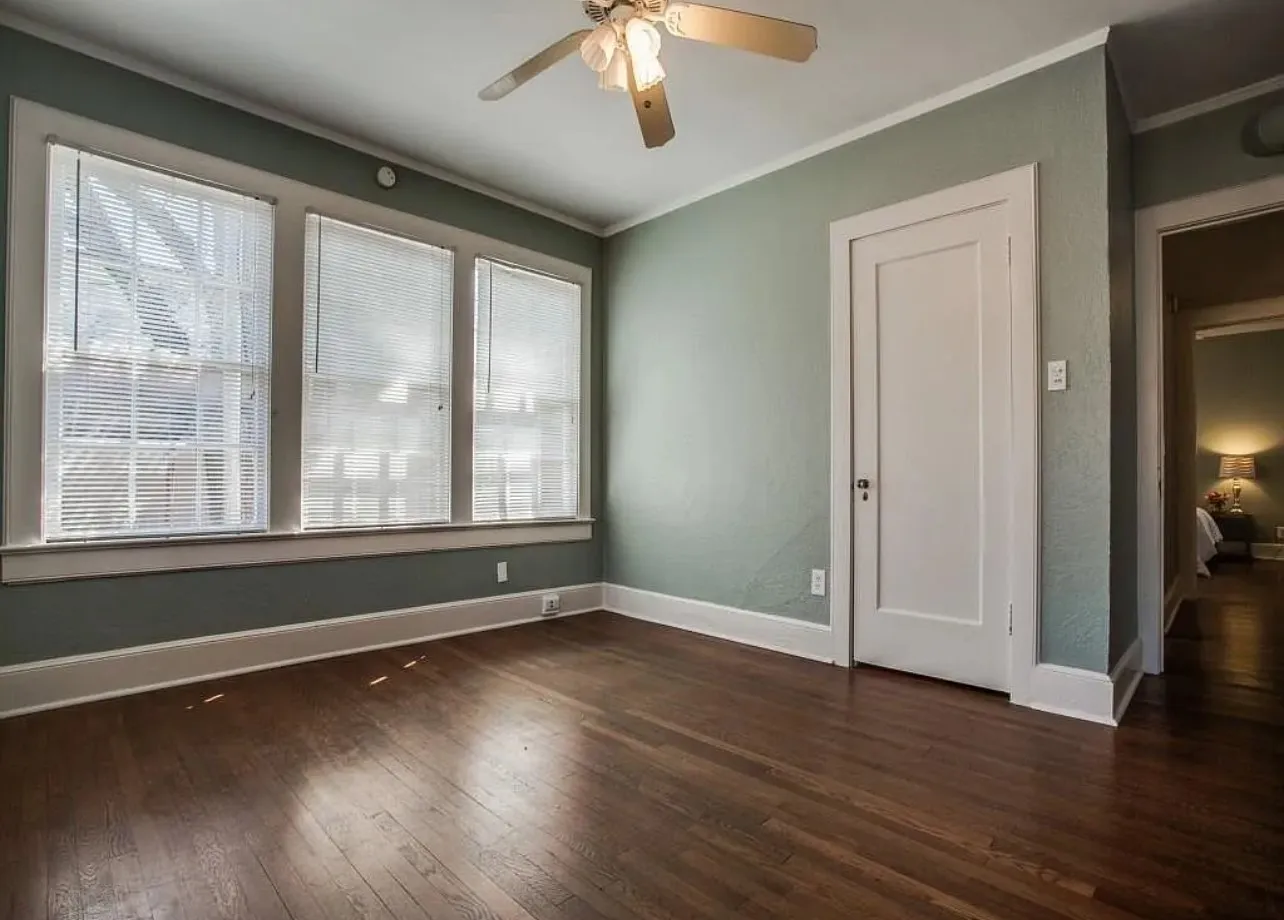Apartment For Rent in Dallas County , 6132 Tremont Street, Dallas, Texas 75214, 2 Bedroom, 2 Bathroom, Garage spaces, 1,525 Sqft, built in 1925, mls#21403108, Real Estate Agent in Dallas, Homes For Rent in Dallas county, Homes For Rent in Dallas, Realtor in Dallas Texas, Real Estate Brokerage Independent Realty Texas, Luminita Cordes Realtor