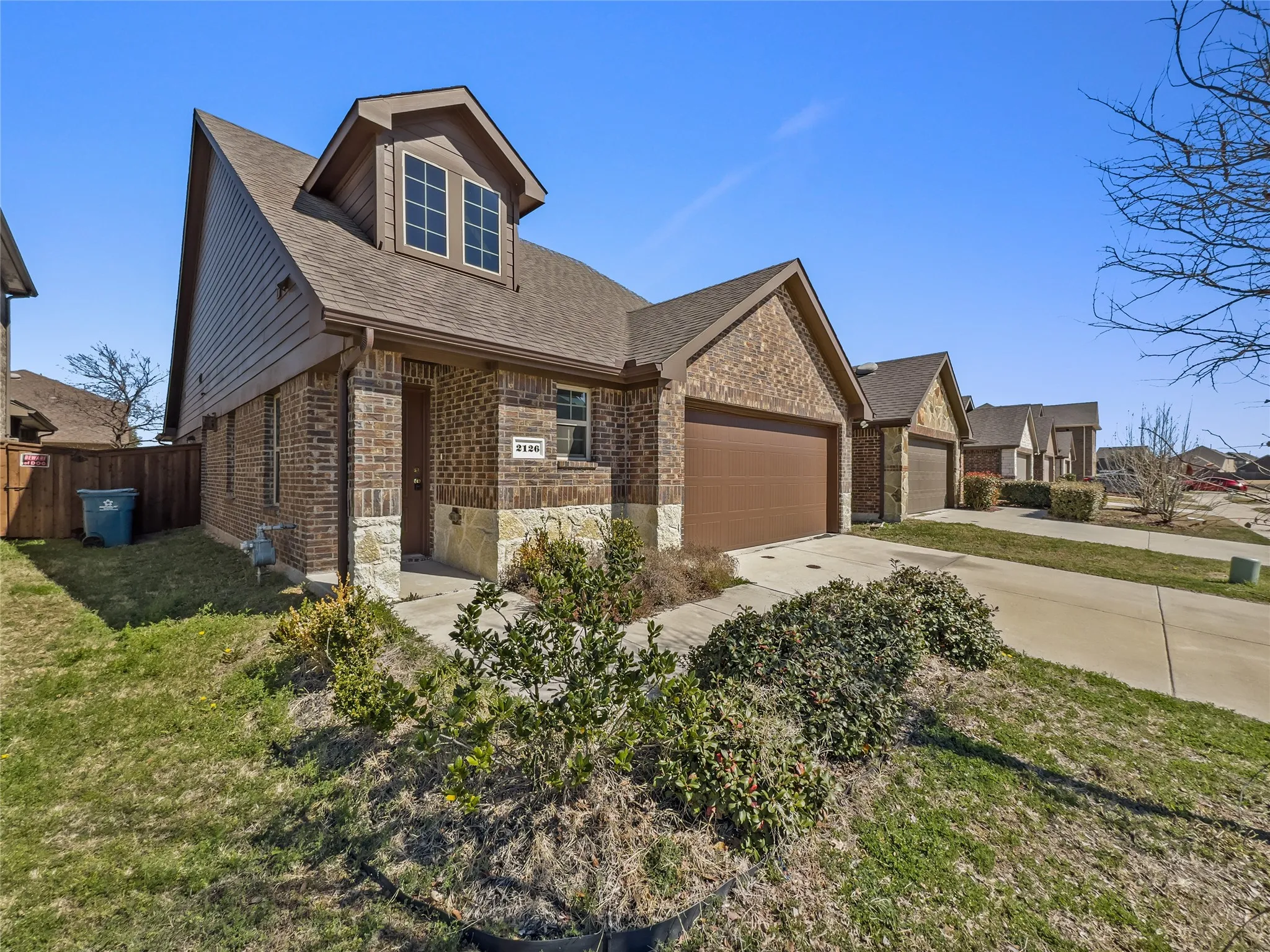 Single Family Residence For Sale in Kaufman County , 2126 Hobby Drive, Forney, Texas 75126, 3 Bedroom, 3 Bathroom, 2 Garage spaces, 1,882 Sqft, built in 2021, mls#21403110, Real Estate Agent in Forney, Homes For Sale in Kaufman county, Homes For Sale in Forney, Realtor in Forney Texas, Real Estate Brokerage Independent Realty Texas, Luminita Cordes Realtor