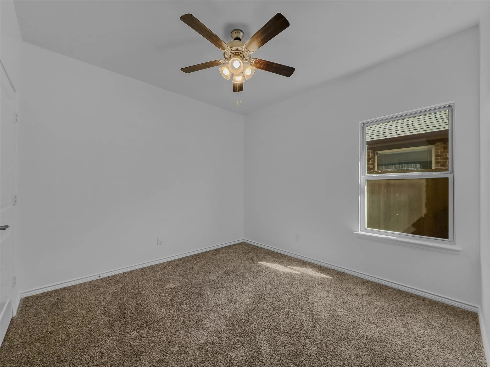Single Family Residence For Sale in Kaufman County , 2126 Hobby Drive, Forney, Texas 75126, 3 Bedroom, 3 Bathroom, 2 Garage spaces, 1,882 Sqft, built in 2021, mls#21403110, Real Estate Agent in Forney, Homes For Sale in Kaufman county, Homes For Sale in Forney, Realtor in Forney Texas, Real Estate Brokerage Independent Realty Texas, Luminita Cordes Realtor