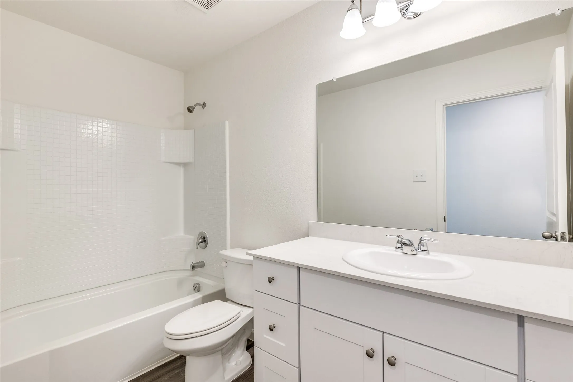 Single Family Residence For Rent in Tarrant County , 5516 Brownstone Lane, Fort Worth, Texas 76036, 4 Bedroom, 3 Bathroom, 2 Garage spaces, 2,338 Sqft, built in 2022, mls#21403111, Real Estate Agent in Fort Worth, Homes For Rent in Tarrant county, Homes For Rent in Fort Worth, Realtor in Fort Worth Texas, Real Estate Brokerage Independent Realty Texas, Luminita Cordes Realtor