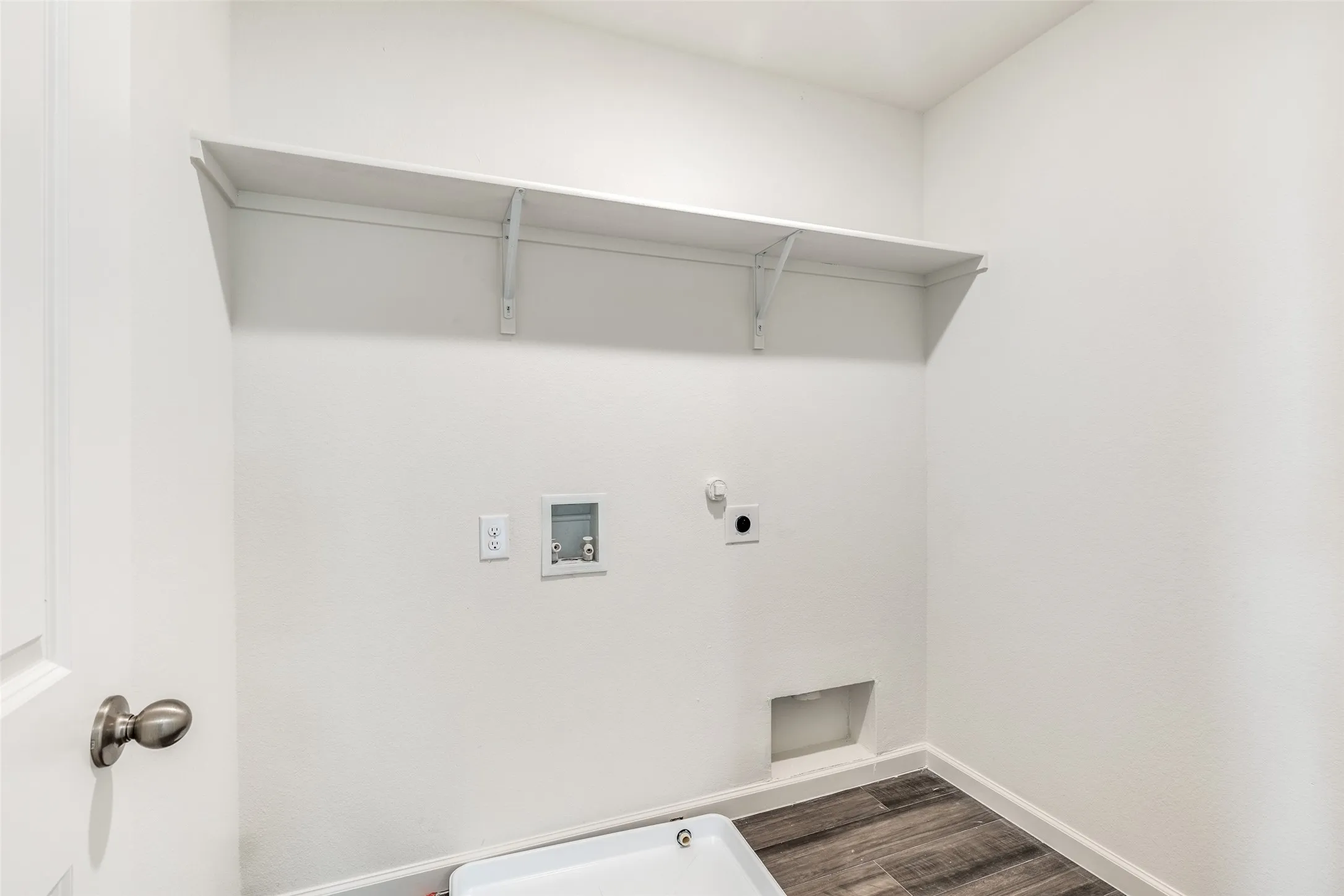 Single Family Residence For Rent in Tarrant County , 5516 Brownstone Lane, Fort Worth, Texas 76036, 4 Bedroom, 3 Bathroom, 2 Garage spaces, 2,338 Sqft, built in 2022, mls#21403111, Real Estate Agent in Fort Worth, Homes For Rent in Tarrant county, Homes For Rent in Fort Worth, Realtor in Fort Worth Texas, Real Estate Brokerage Independent Realty Texas, Luminita Cordes Realtor