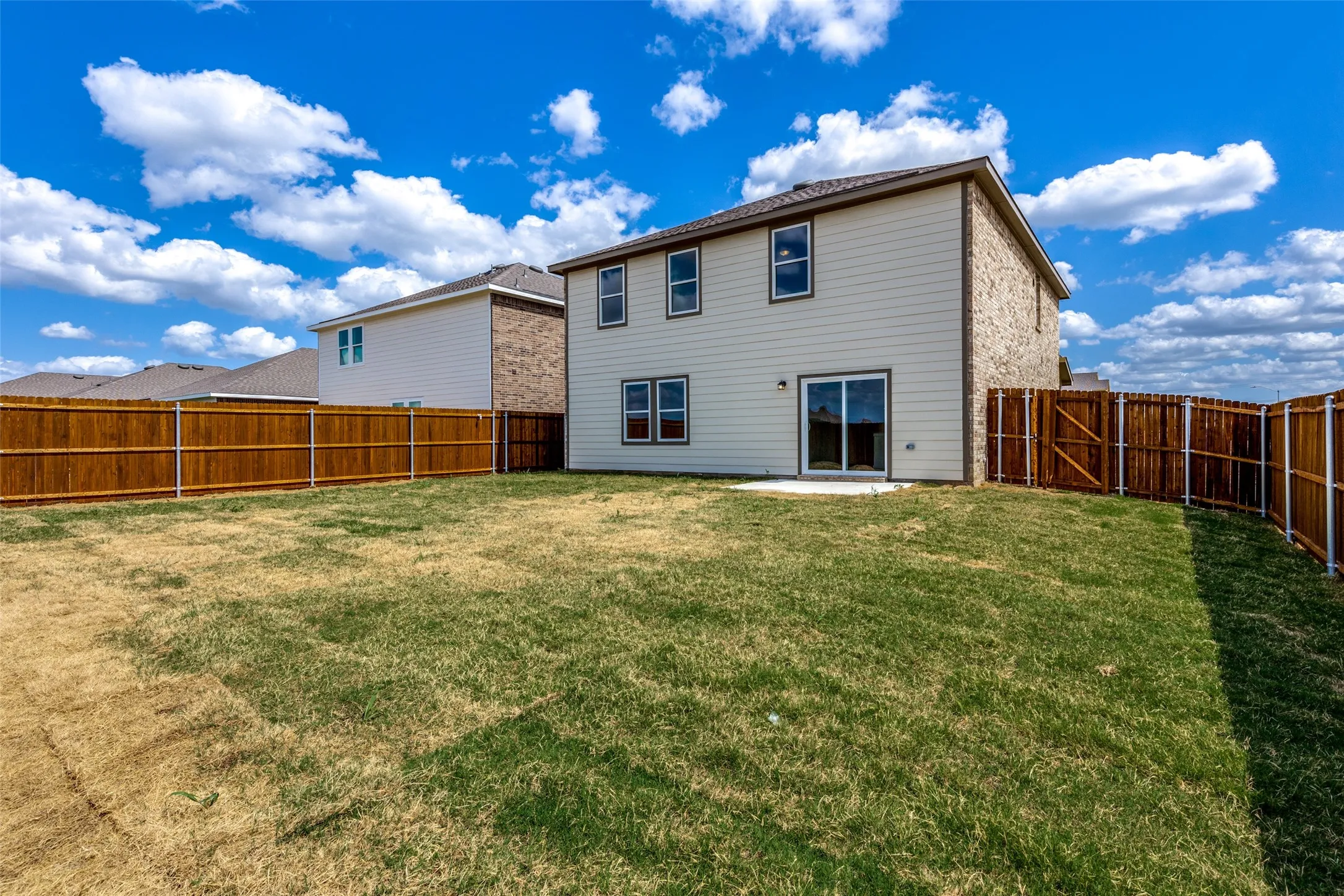 Single Family Residence For Rent in Tarrant County , 5516 Brownstone Lane, Fort Worth, Texas 76036, 4 Bedroom, 3 Bathroom, 2 Garage spaces, 2,338 Sqft, built in 2022, mls#21403111, Real Estate Agent in Fort Worth, Homes For Rent in Tarrant county, Homes For Rent in Fort Worth, Realtor in Fort Worth Texas, Real Estate Brokerage Independent Realty Texas, Luminita Cordes Realtor