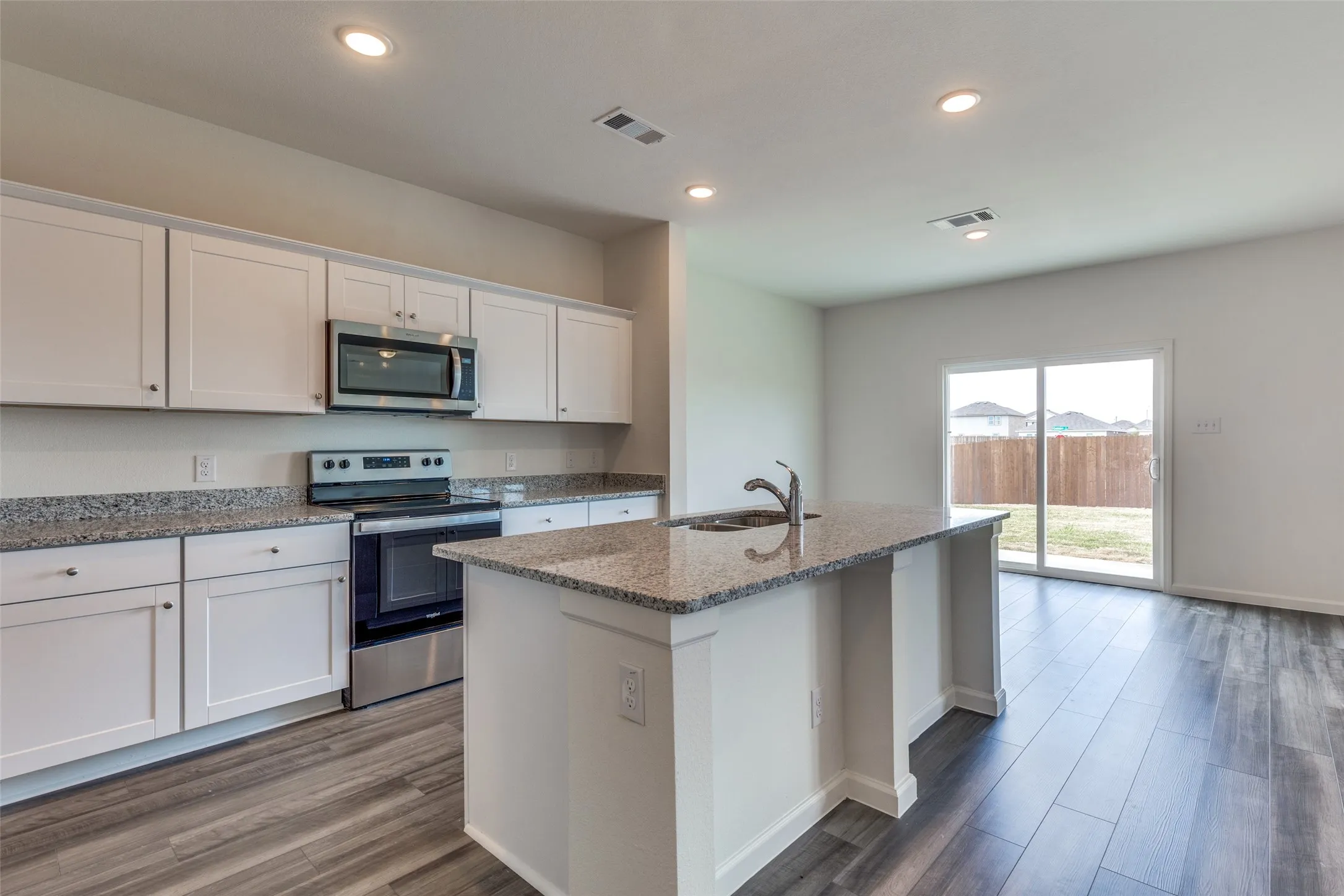 Single Family Residence For Rent in Tarrant County , 5516 Brownstone Lane, Fort Worth, Texas 76036, 4 Bedroom, 3 Bathroom, 2 Garage spaces, 2,338 Sqft, built in 2022, mls#21403111, Real Estate Agent in Fort Worth, Homes For Rent in Tarrant county, Homes For Rent in Fort Worth, Realtor in Fort Worth Texas, Real Estate Brokerage Independent Realty Texas, Luminita Cordes Realtor