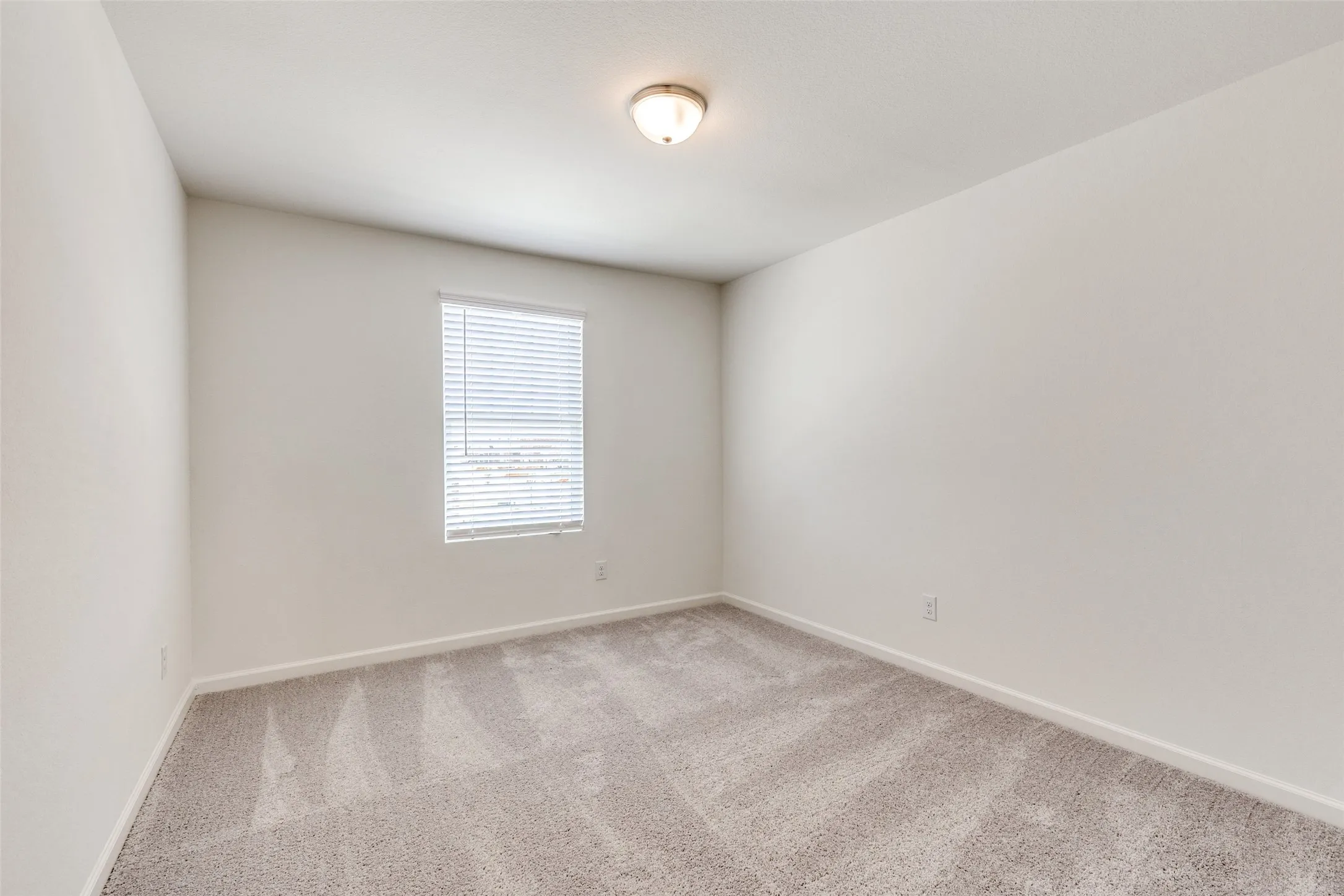 Single Family Residence For Rent in Tarrant County , 5516 Brownstone Lane, Fort Worth, Texas 76036, 4 Bedroom, 3 Bathroom, 2 Garage spaces, 2,338 Sqft, built in 2022, mls#21403111, Real Estate Agent in Fort Worth, Homes For Rent in Tarrant county, Homes For Rent in Fort Worth, Realtor in Fort Worth Texas, Real Estate Brokerage Independent Realty Texas, Luminita Cordes Realtor