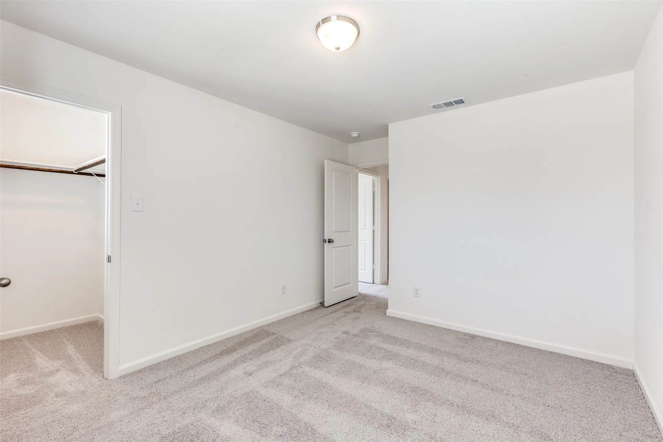 Single Family Residence For Rent in Tarrant County , 5516 Brownstone Lane, Fort Worth, Texas 76036, 4 Bedroom, 3 Bathroom, 2 Garage spaces, 2,338 Sqft, built in 2022, mls#21403111, Real Estate Agent in Fort Worth, Homes For Rent in Tarrant county, Homes For Rent in Fort Worth, Realtor in Fort Worth Texas, Real Estate Brokerage Independent Realty Texas, Luminita Cordes Realtor