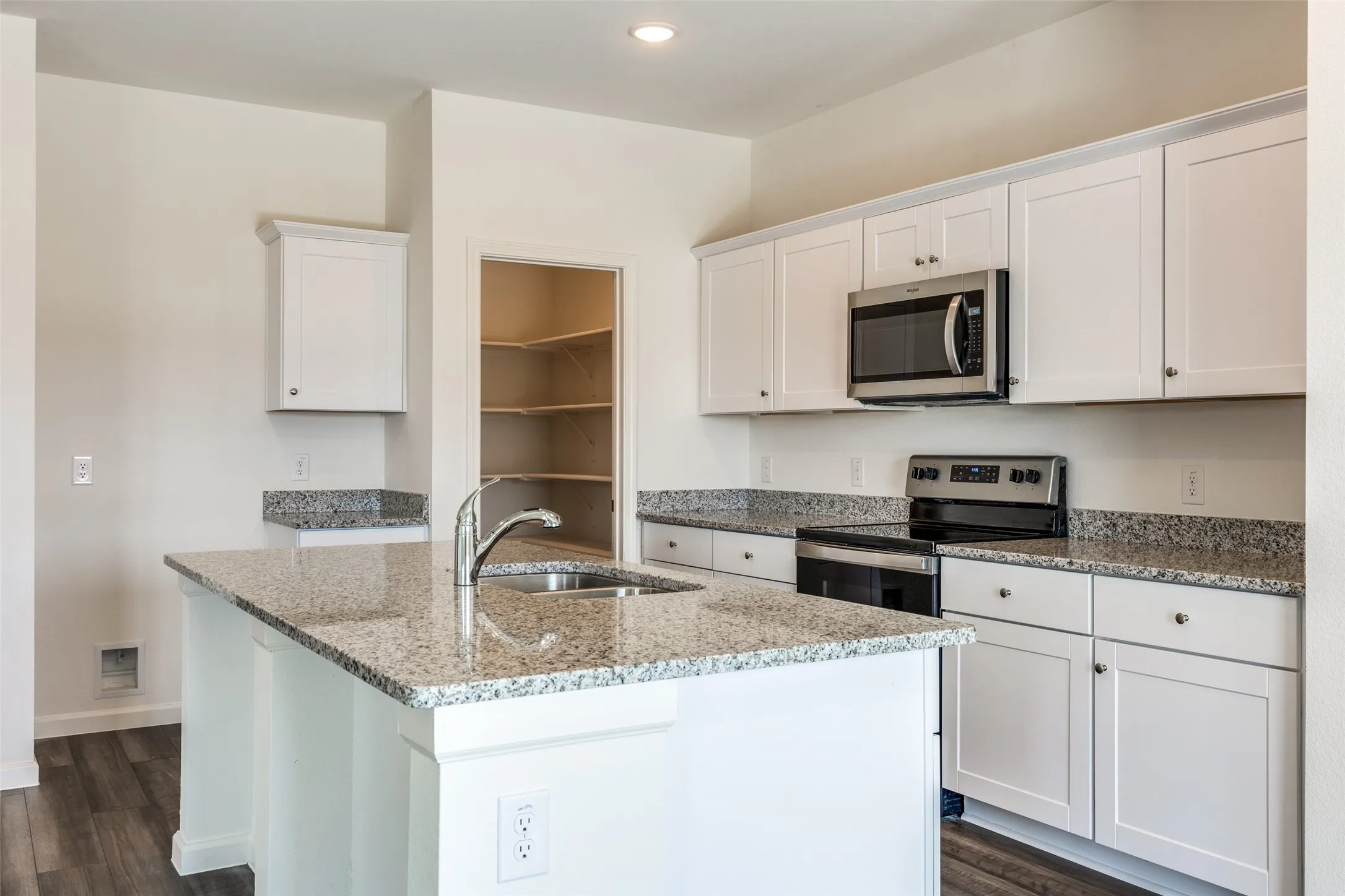 Single Family Residence For Rent in Tarrant County , 5516 Brownstone Lane, Fort Worth, Texas 76036, 4 Bedroom, 3 Bathroom, 2 Garage spaces, 2,338 Sqft, built in 2022, mls#21403111, Real Estate Agent in Fort Worth, Homes For Rent in Tarrant county, Homes For Rent in Fort Worth, Realtor in Fort Worth Texas, Real Estate Brokerage Independent Realty Texas, Luminita Cordes Realtor