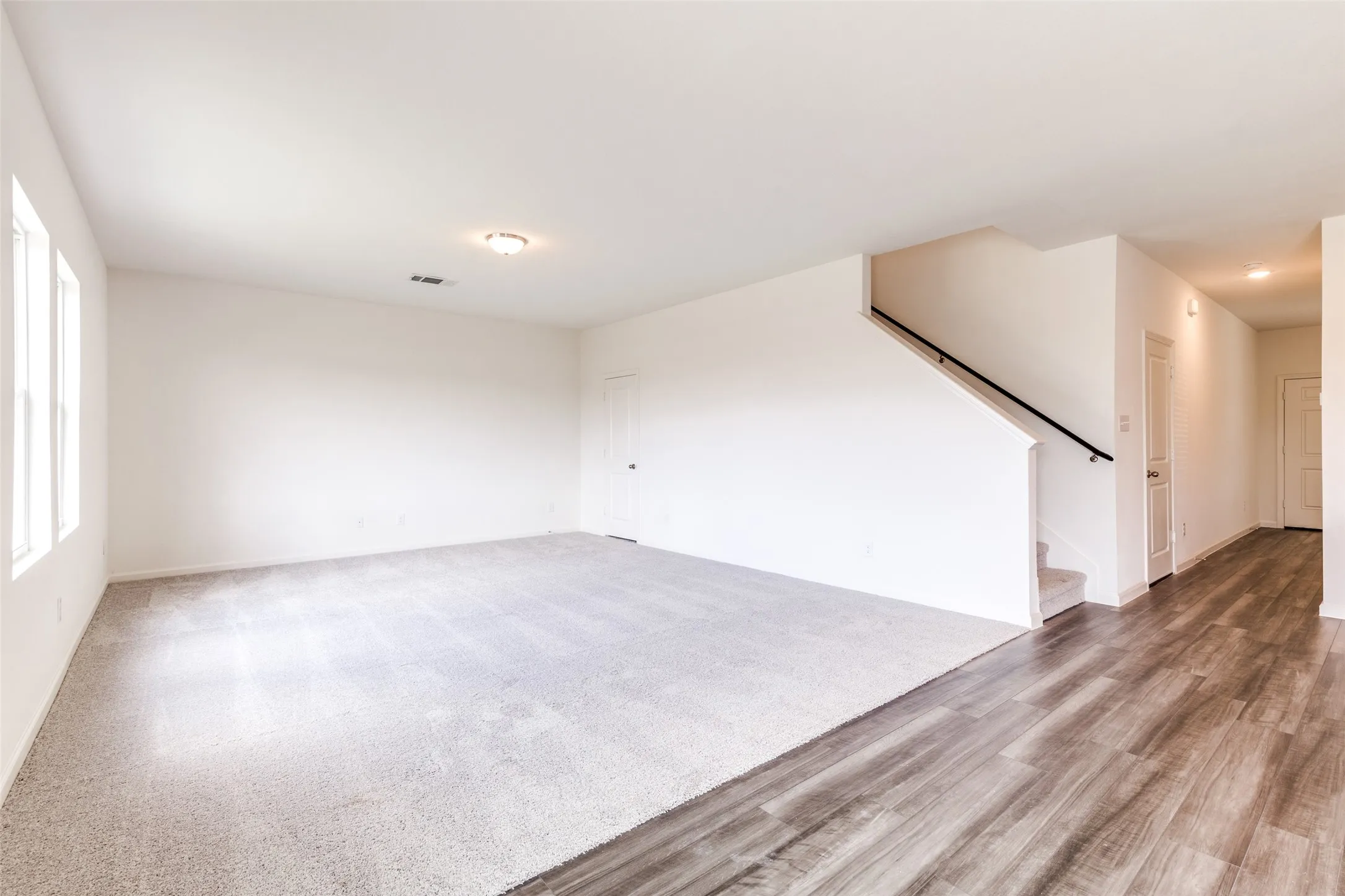 Single Family Residence For Rent in Tarrant County , 5516 Brownstone Lane, Fort Worth, Texas 76036, 4 Bedroom, 3 Bathroom, 2 Garage spaces, 2,338 Sqft, built in 2022, mls#21403111, Real Estate Agent in Fort Worth, Homes For Rent in Tarrant county, Homes For Rent in Fort Worth, Realtor in Fort Worth Texas, Real Estate Brokerage Independent Realty Texas, Luminita Cordes Realtor