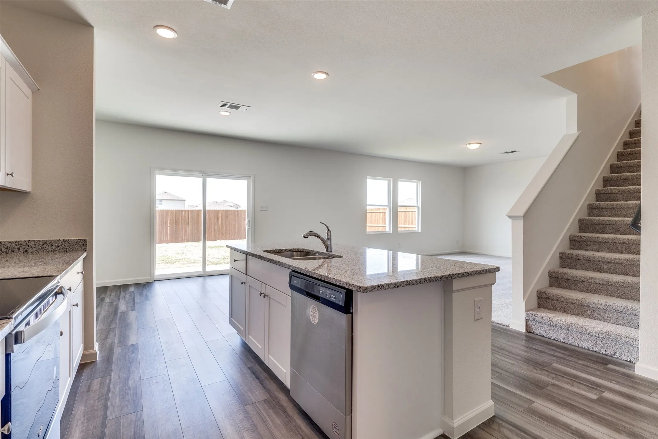 Single Family Residence For Rent in Tarrant County , 5516 Brownstone Lane, Fort Worth, Texas 76036, 4 Bedroom, 3 Bathroom, 2 Garage spaces, 2,338 Sqft, built in 2022, mls#21403111, Real Estate Agent in Fort Worth, Homes For Rent in Tarrant county, Homes For Rent in Fort Worth, Realtor in Fort Worth Texas, Real Estate Brokerage Independent Realty Texas, Luminita Cordes Realtor