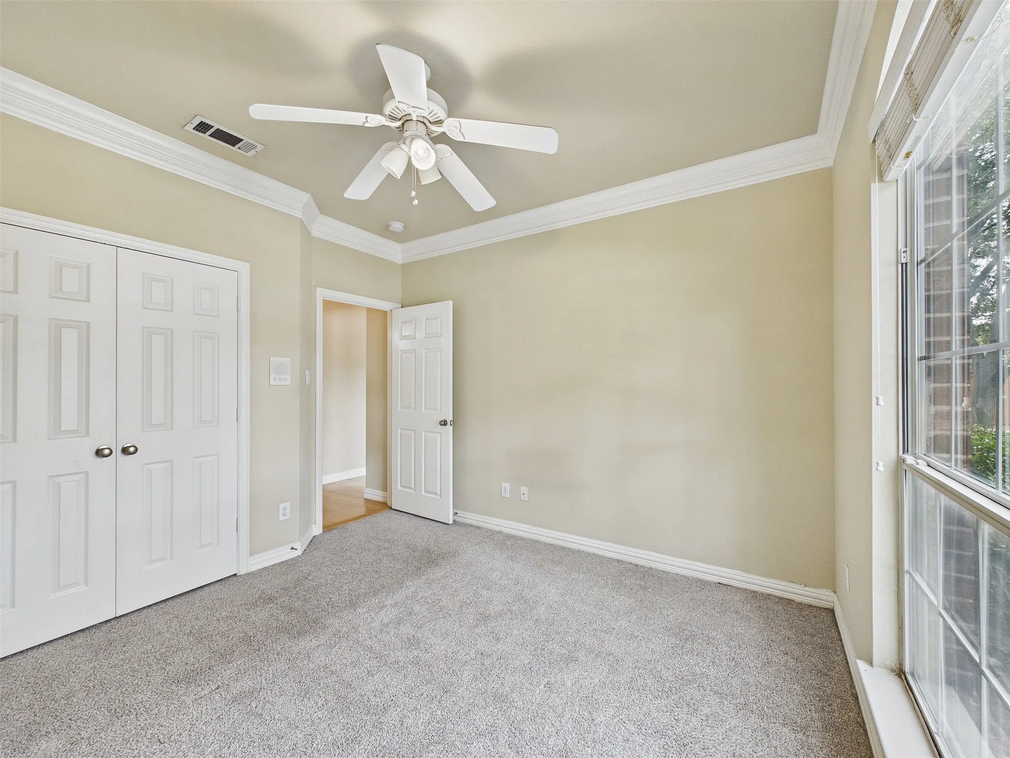 Single Family Residence For Sale in Denton County , 9854 Deerfield Drive, Frisco, Texas 75033, 5 Bedroom, 4 Bathroom, 3 Garage spaces, 3,336 Sqft, built in 2002, mls#21402769, Real Estate Agent in Frisco, Homes For Sale in Denton county, Homes For Sale in Frisco, Realtor in Frisco Texas, Real Estate Brokerage Independent Realty Texas, Luminita Cordes Realtor