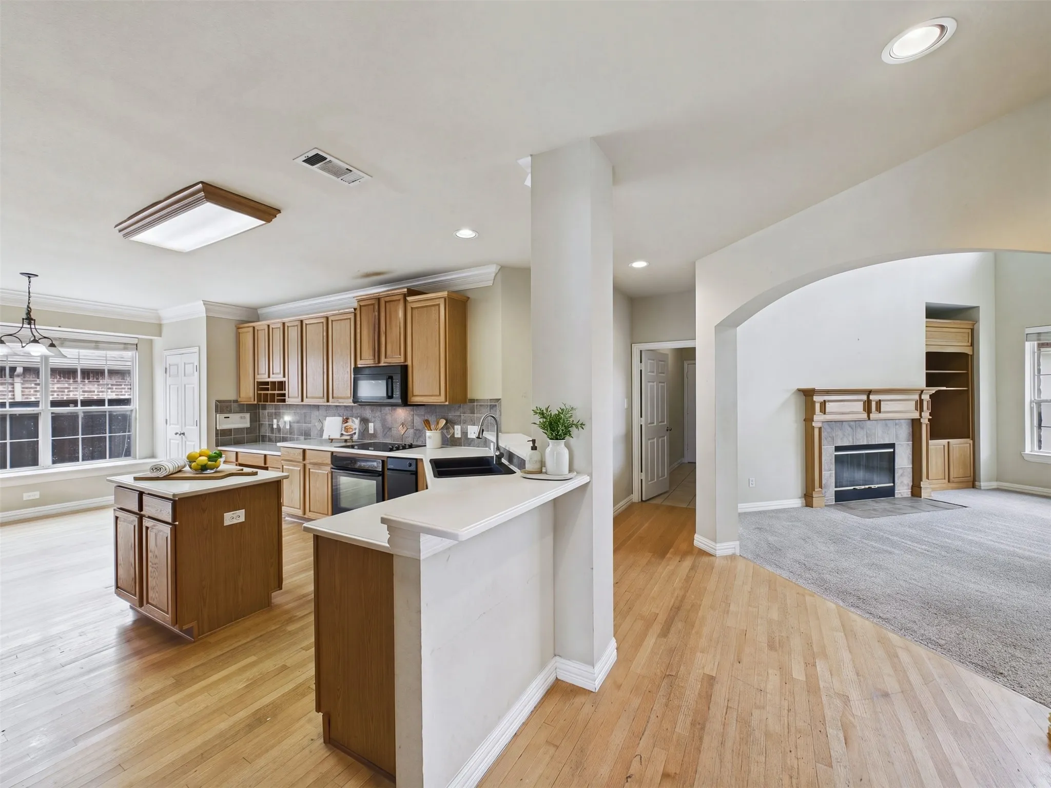 Single Family Residence For Sale in Denton County , 9854 Deerfield Drive, Frisco, Texas 75033, 5 Bedroom, 4 Bathroom, 3 Garage spaces, 3,336 Sqft, built in 2002, mls#21402769, Real Estate Agent in Frisco, Homes For Sale in Denton county, Homes For Sale in Frisco, Realtor in Frisco Texas, Real Estate Brokerage Independent Realty Texas, Luminita Cordes Realtor