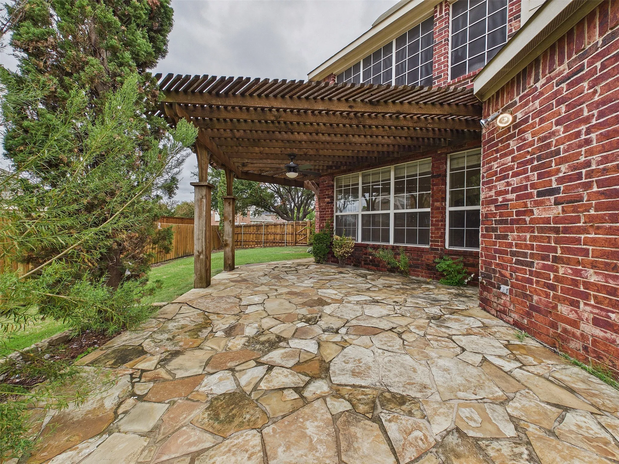 Single Family Residence For Sale in Denton County , 9854 Deerfield Drive, Frisco, Texas 75033, 5 Bedroom, 4 Bathroom, 3 Garage spaces, 3,336 Sqft, built in 2002, mls#21402769, Real Estate Agent in Frisco, Homes For Sale in Denton county, Homes For Sale in Frisco, Realtor in Frisco Texas, Real Estate Brokerage Independent Realty Texas, Luminita Cordes Realtor