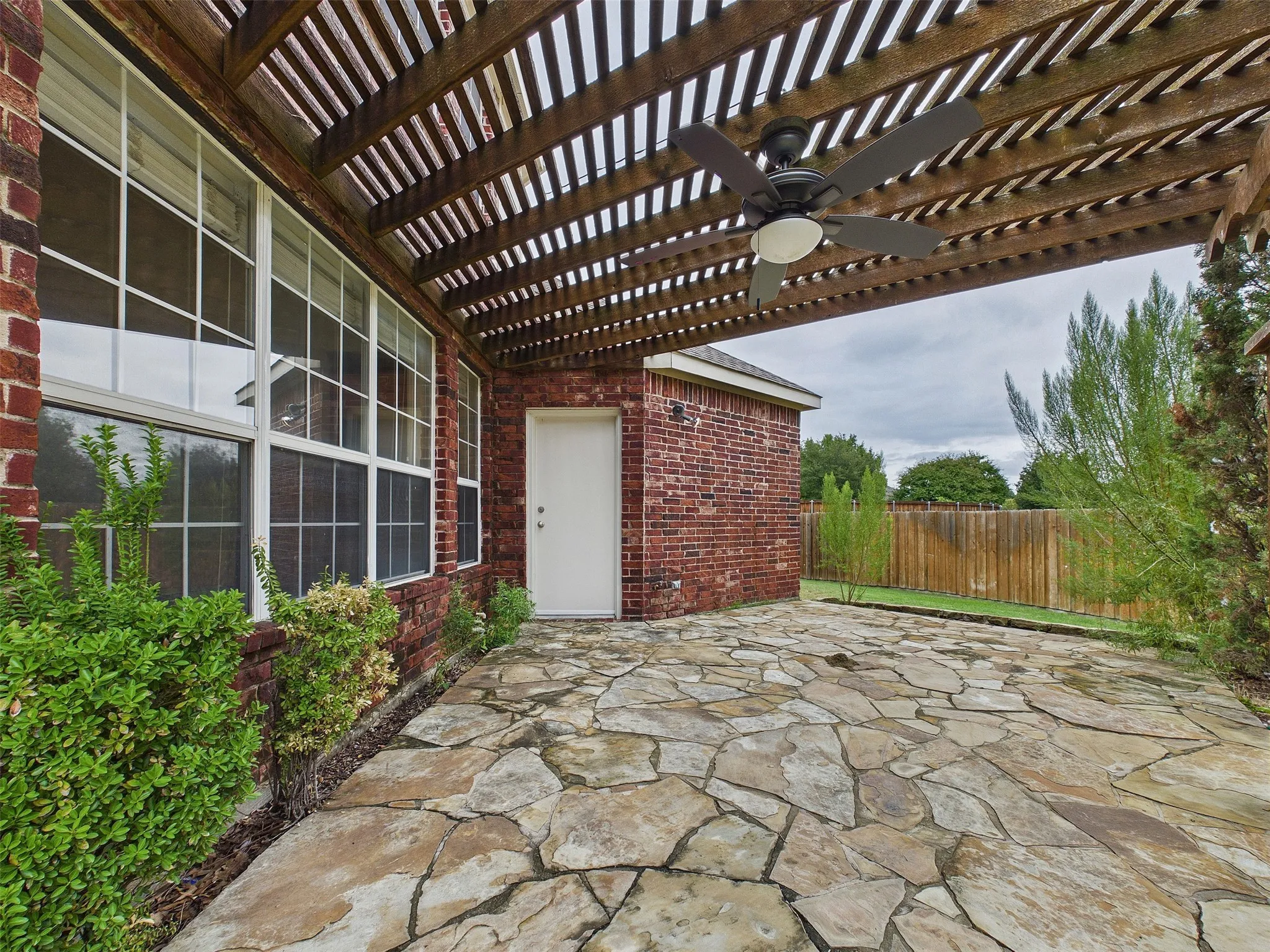 Single Family Residence For Sale in Denton County , 9854 Deerfield Drive, Frisco, Texas 75033, 5 Bedroom, 4 Bathroom, 3 Garage spaces, 3,336 Sqft, built in 2002, mls#21402769, Real Estate Agent in Frisco, Homes For Sale in Denton county, Homes For Sale in Frisco, Realtor in Frisco Texas, Real Estate Brokerage Independent Realty Texas, Luminita Cordes Realtor