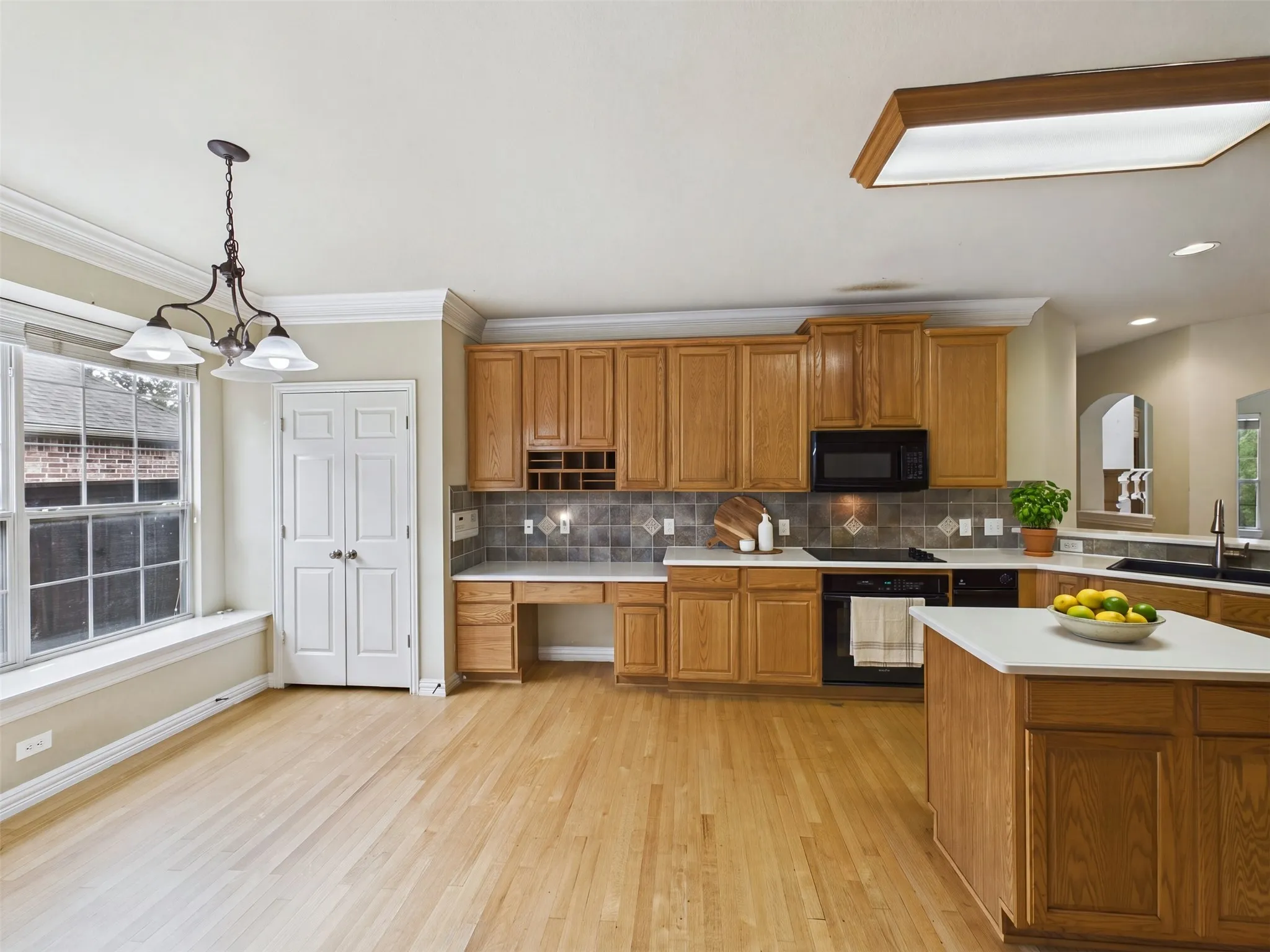 Single Family Residence For Sale in Denton County , 9854 Deerfield Drive, Frisco, Texas 75033, 5 Bedroom, 4 Bathroom, 3 Garage spaces, 3,336 Sqft, built in 2002, mls#21402769, Real Estate Agent in Frisco, Homes For Sale in Denton county, Homes For Sale in Frisco, Realtor in Frisco Texas, Real Estate Brokerage Independent Realty Texas, Luminita Cordes Realtor