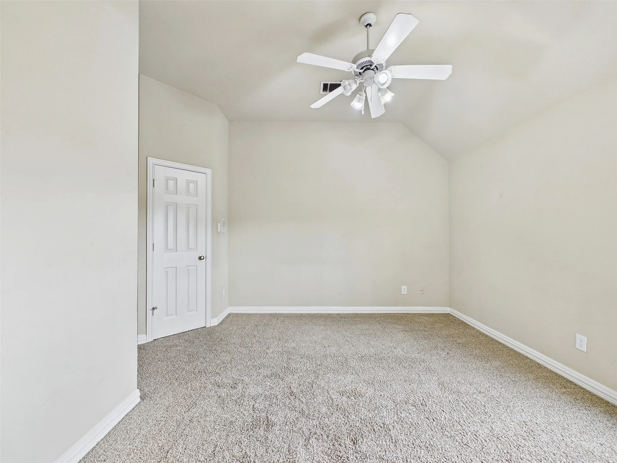 Single Family Residence For Sale in Denton County , 9854 Deerfield Drive, Frisco, Texas 75033, 5 Bedroom, 4 Bathroom, 3 Garage spaces, 3,336 Sqft, built in 2002, mls#21402769, Real Estate Agent in Frisco, Homes For Sale in Denton county, Homes For Sale in Frisco, Realtor in Frisco Texas, Real Estate Brokerage Independent Realty Texas, Luminita Cordes Realtor