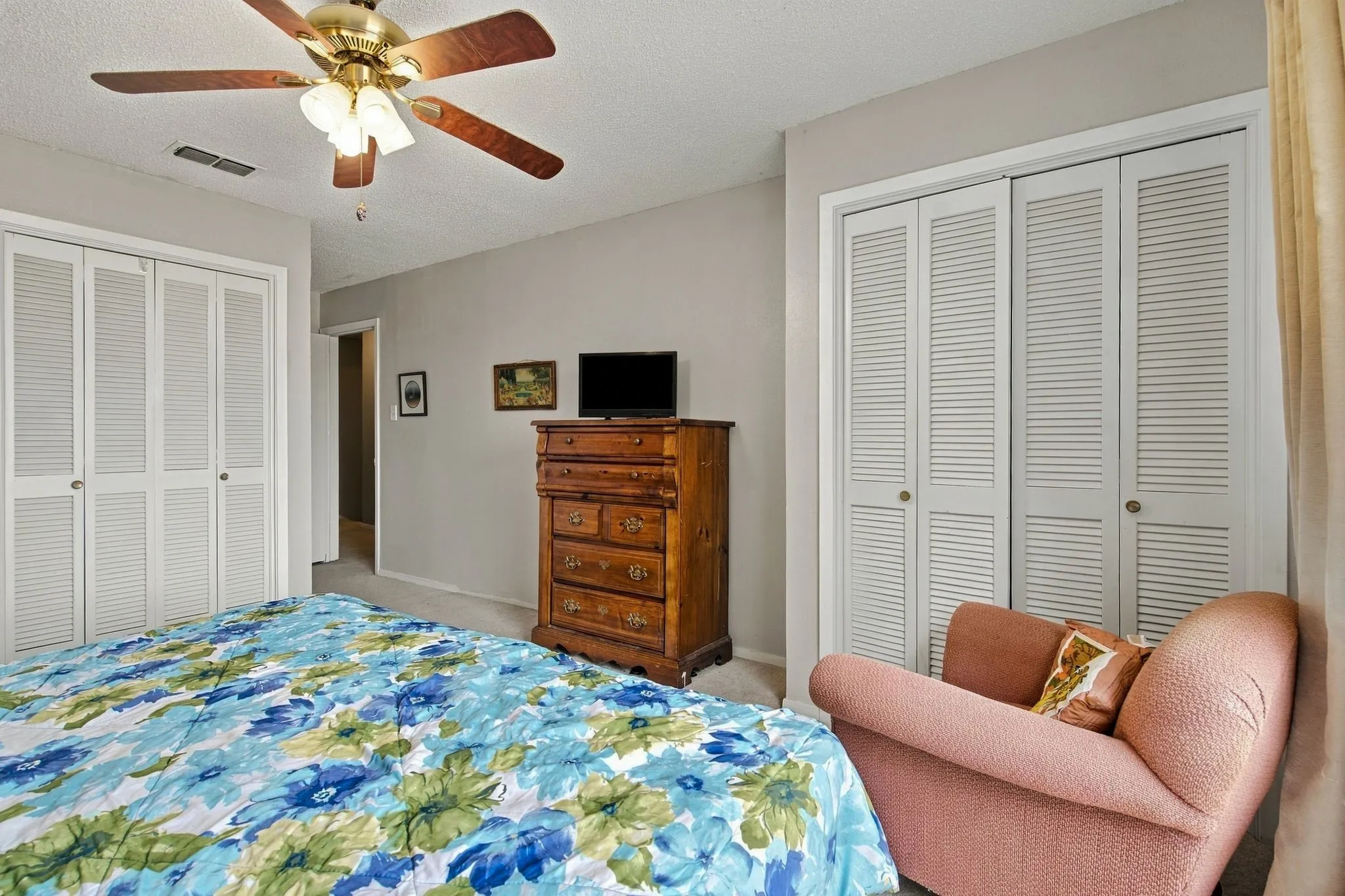 Condominium For Sale in Wise County , 100 Harbor Drive 104, Runaway Bay, Texas 76426, 4 Bedroom, 3 Bathroom, Garage spaces, 1,724 Sqft, built in 1978, mls#21393802, Real Estate Agent in Runaway Bay, Homes For Sale in Wise county, Homes For Sale in Runaway Bay, Realtor in Runaway Bay Texas, Real Estate Brokerage Independent Realty Texas, Luminita Cordes Realtor