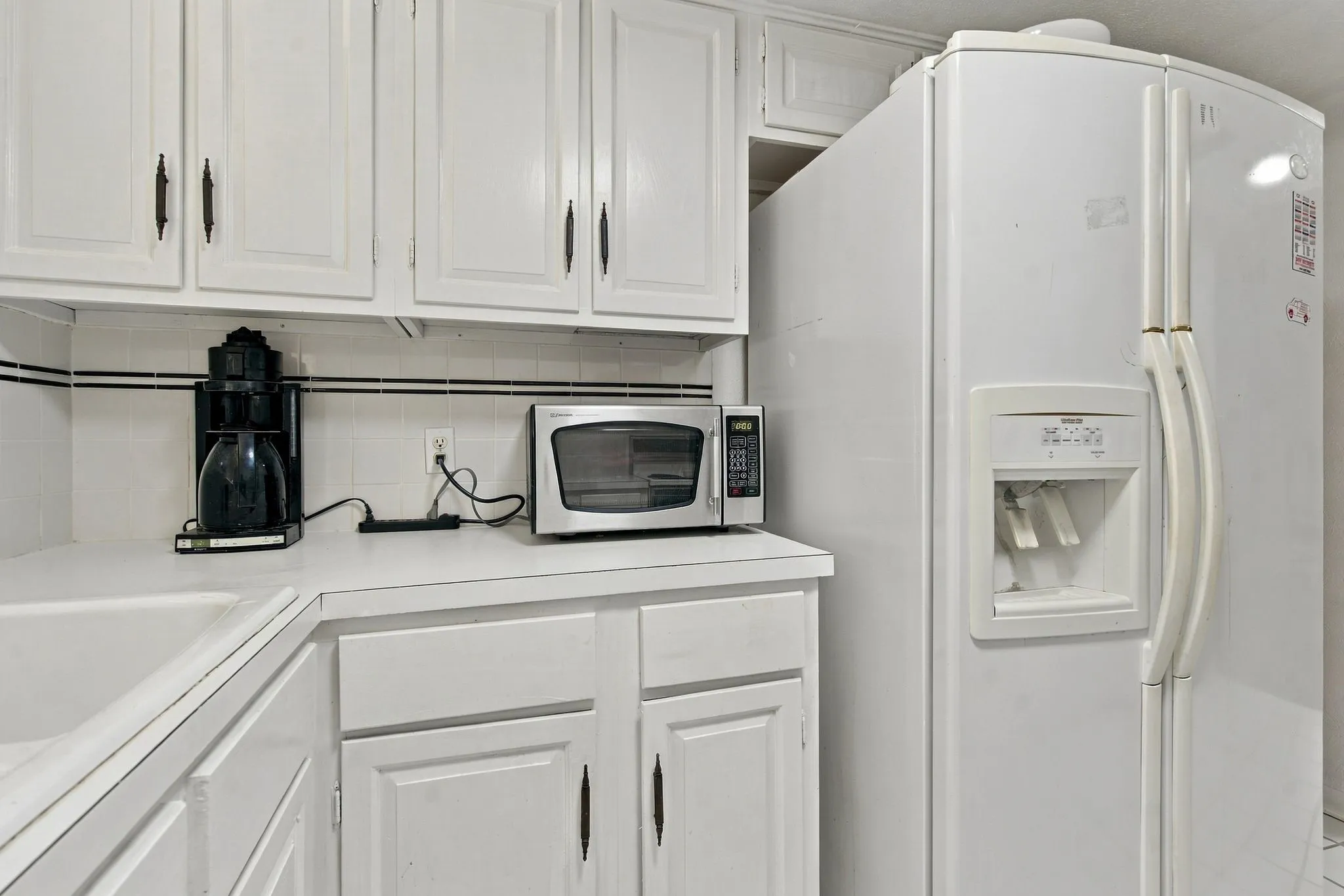 Condominium For Sale in Wise County , 100 Harbor Drive 104, Runaway Bay, Texas 76426, 4 Bedroom, 3 Bathroom, Garage spaces, 1,724 Sqft, built in 1978, mls#21393802, Real Estate Agent in Runaway Bay, Homes For Sale in Wise county, Homes For Sale in Runaway Bay, Realtor in Runaway Bay Texas, Real Estate Brokerage Independent Realty Texas, Luminita Cordes Realtor