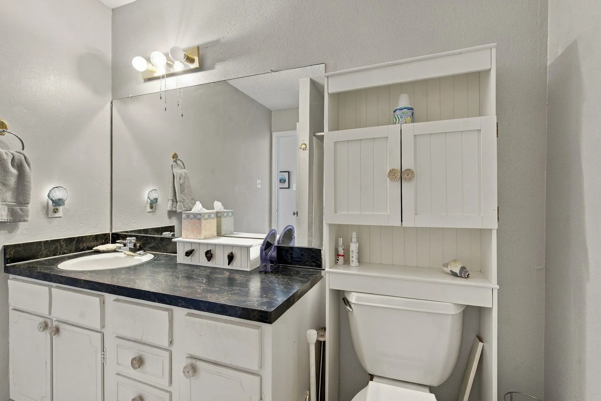 Condominium For Sale in Wise County , 100 Harbor Drive 104, Runaway Bay, Texas 76426, 4 Bedroom, 3 Bathroom, Garage spaces, 1,724 Sqft, built in 1978, mls#21393802, Real Estate Agent in Runaway Bay, Homes For Sale in Wise county, Homes For Sale in Runaway Bay, Realtor in Runaway Bay Texas, Real Estate Brokerage Independent Realty Texas, Luminita Cordes Realtor