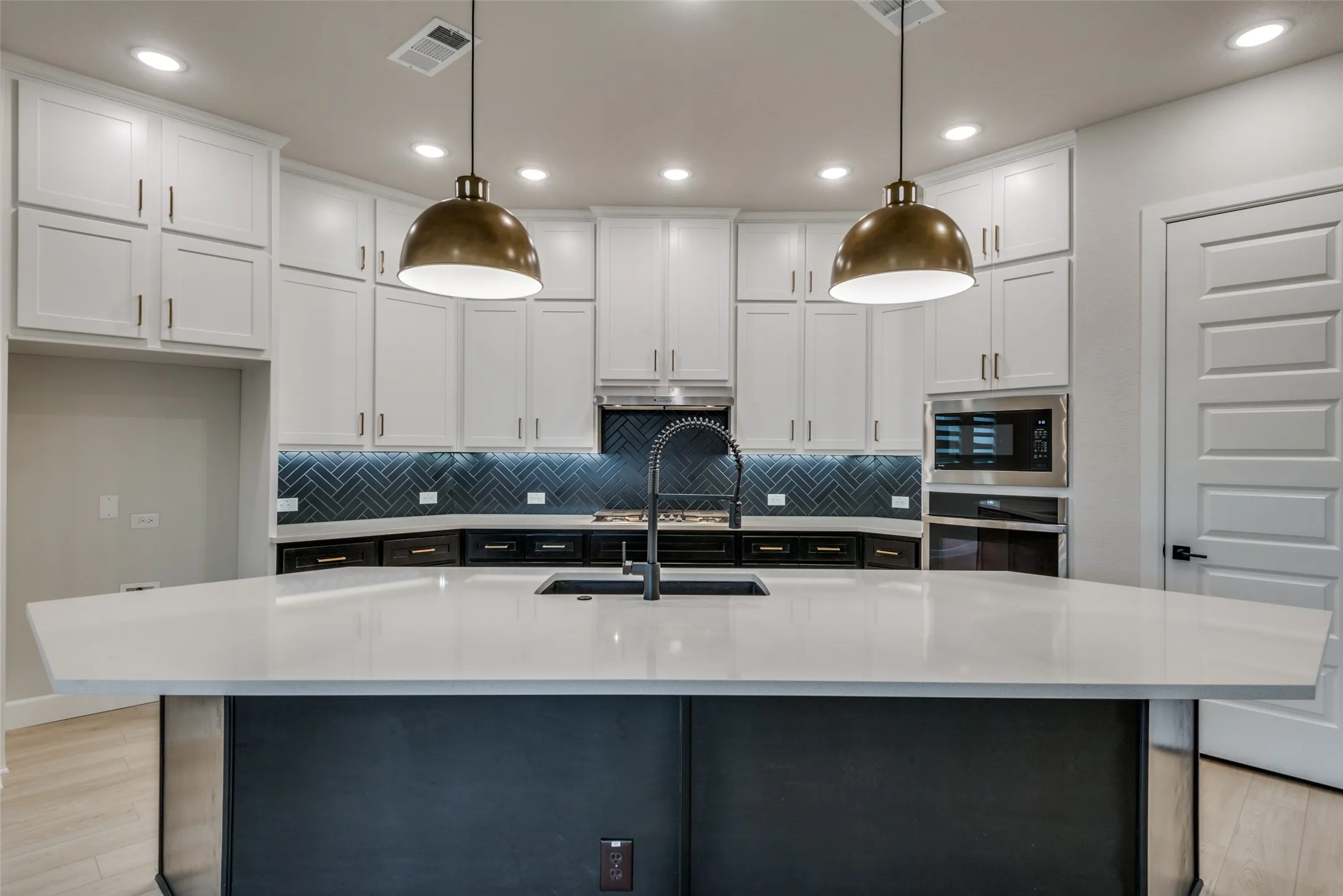 Single Family Residence For Sale in Denton County , 1469 Four Corner Lane, Little Elm, Texas 75036, 4 Bedroom, 3 Bathroom, 2 Garage spaces, 3,108 Sqft, built in 2022, mls#21403113, Real Estate Agent in Little Elm, Homes For Sale in Denton county, Homes For Sale in Little Elm, Realtor in Little Elm Texas, Real Estate Brokerage Independent Realty Texas, Luminita Cordes Realtor